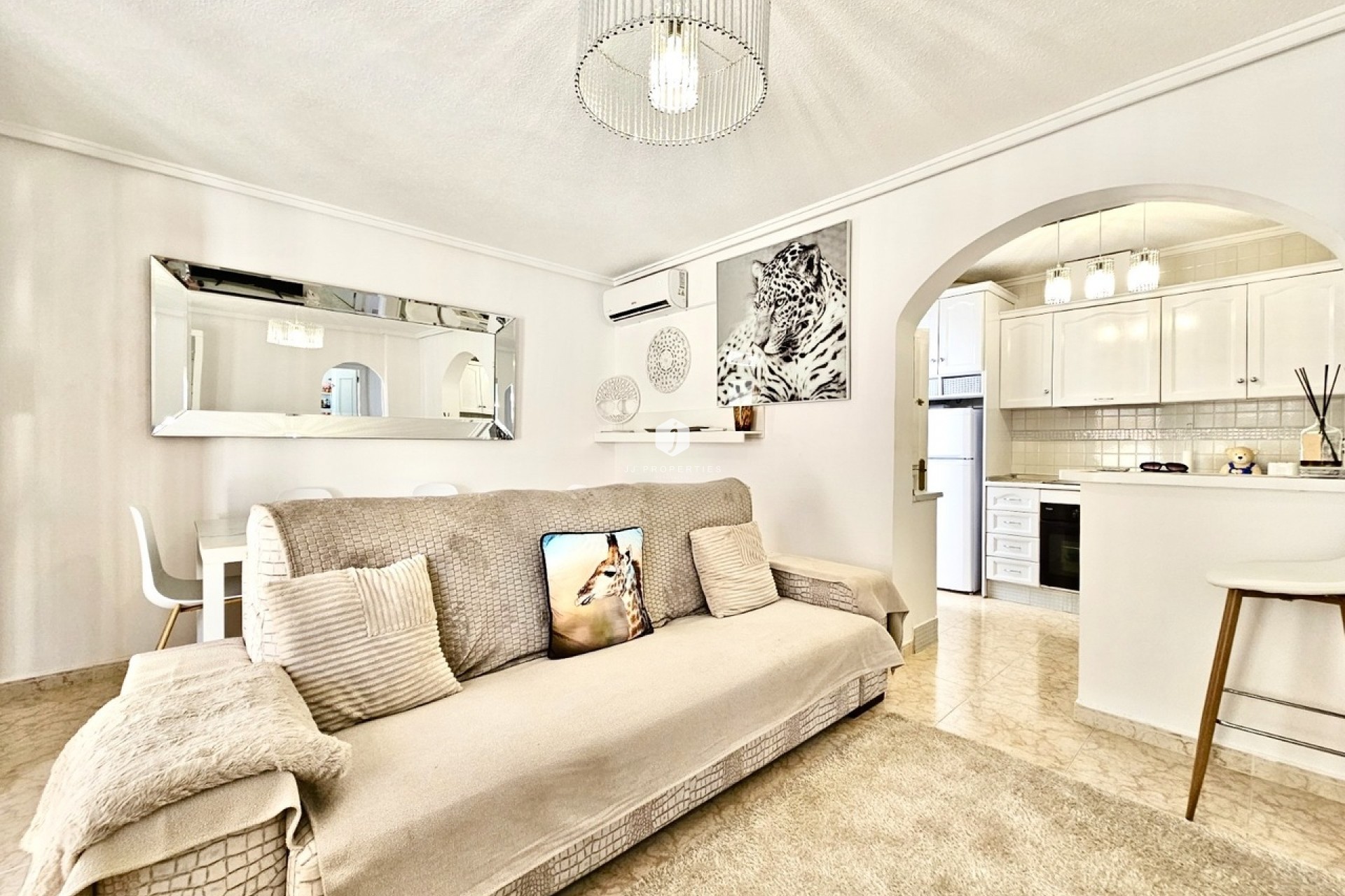 D'occasion - Chalet -
Punta Prima - Costa Blanca