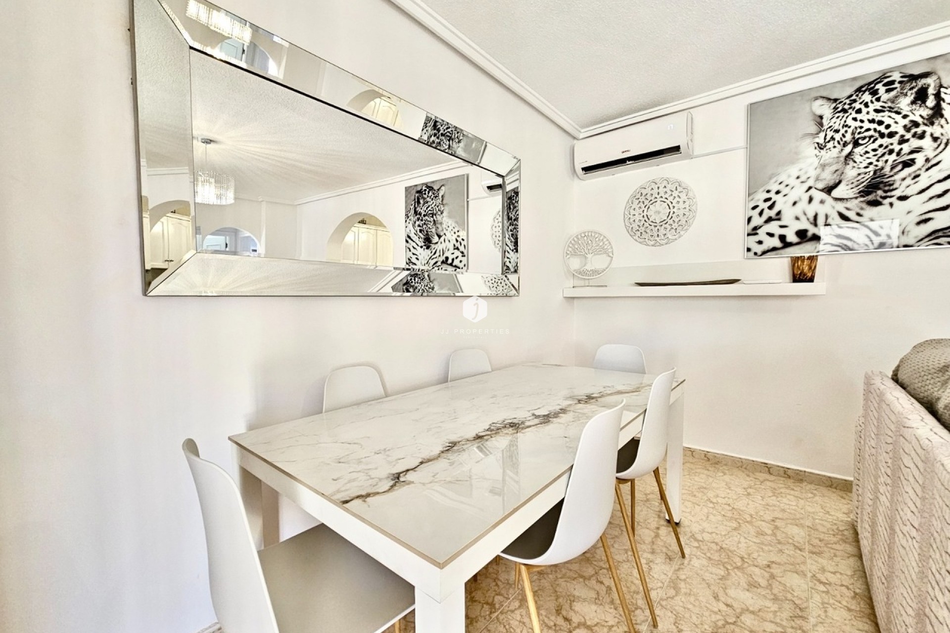 D'occasion - Chalet -
Punta Prima - Costa Blanca