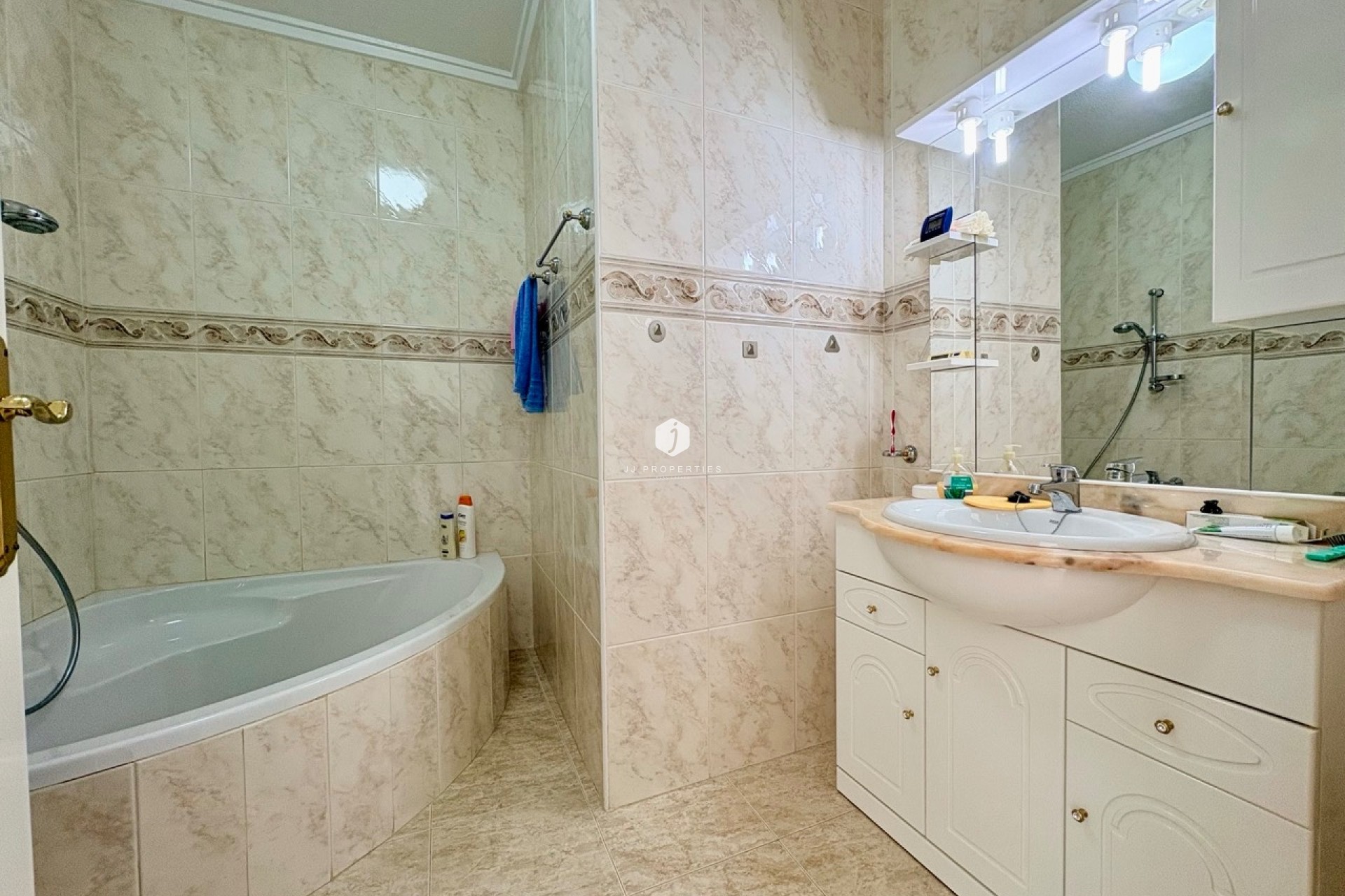 D'occasion - Chalet -
Rojales - Inland