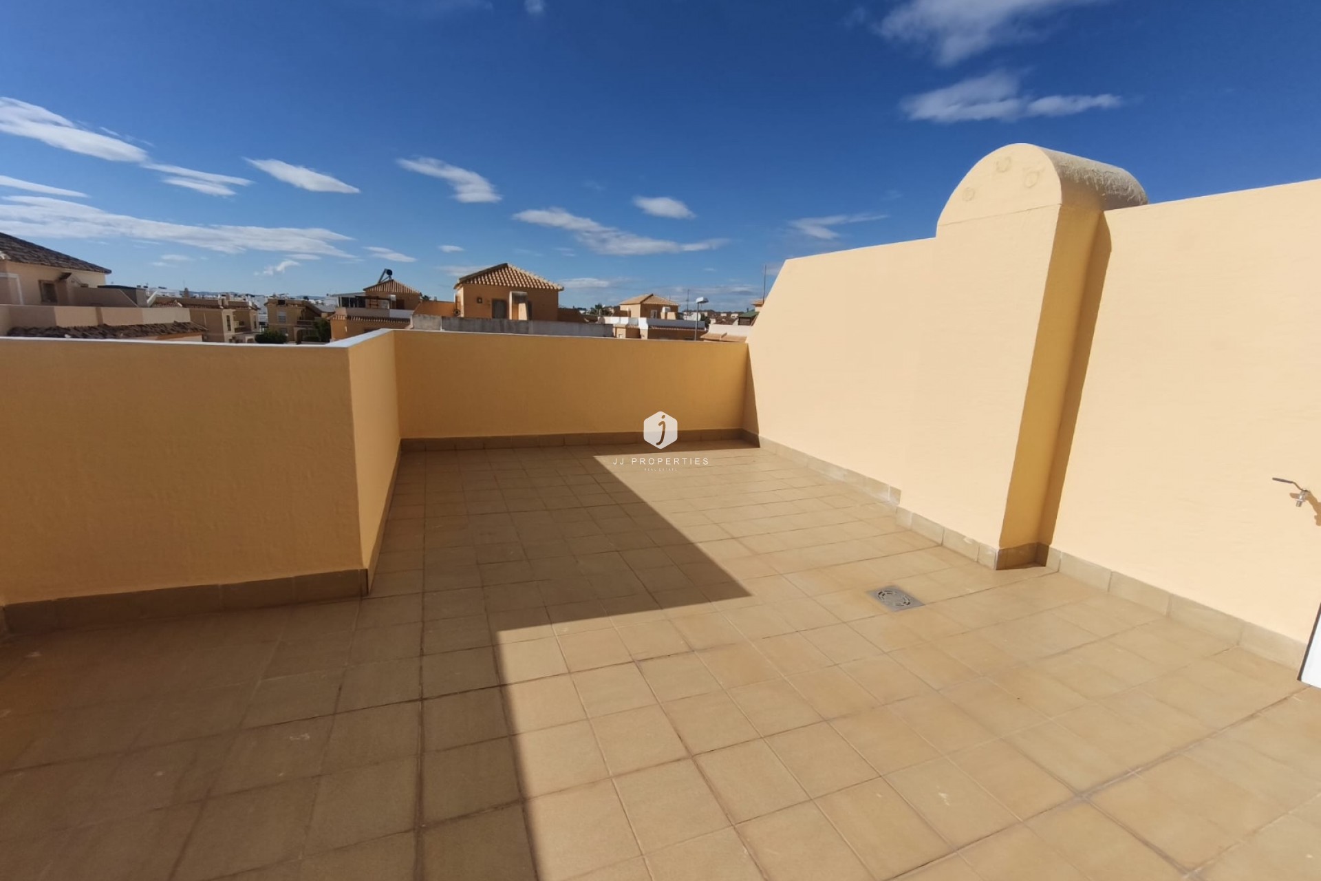 D'occasion - Chalet -
Rojales - Inland