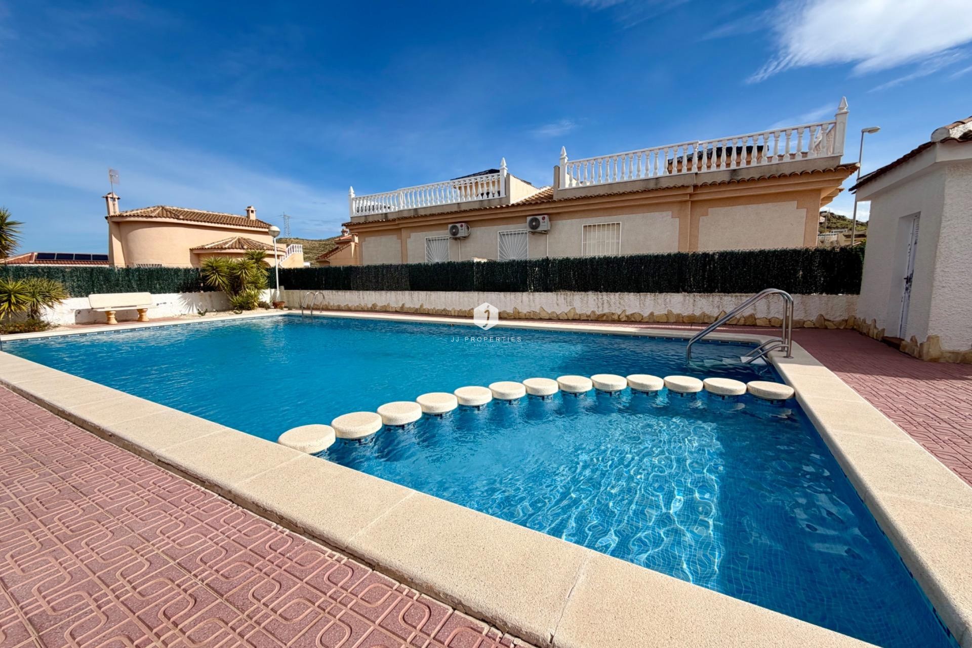 D'occasion - Chalet -
Rojales - Pueblo