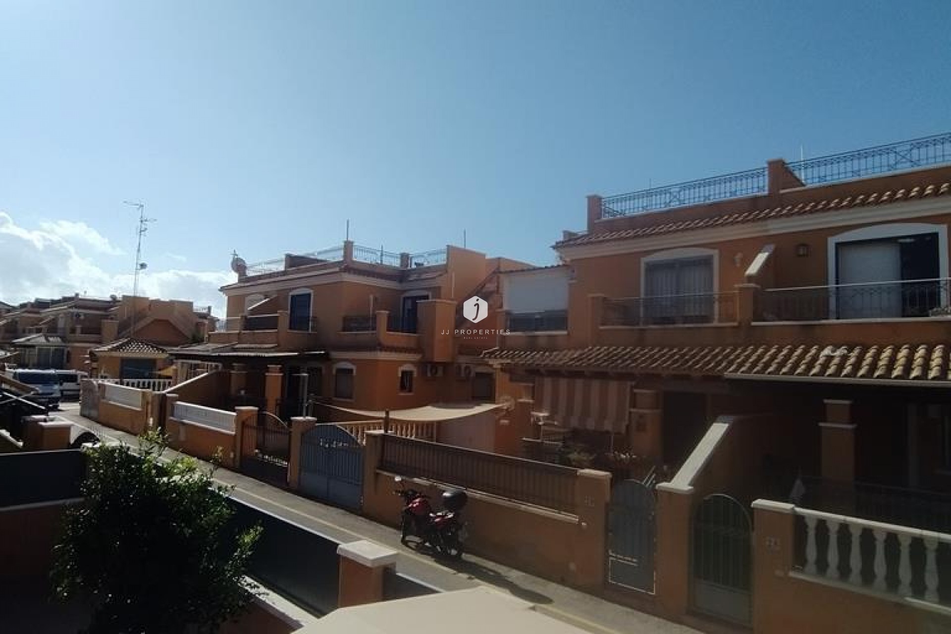 D'occasion - Chalet -
Torrevieja - AGUAS NUEVAS 25