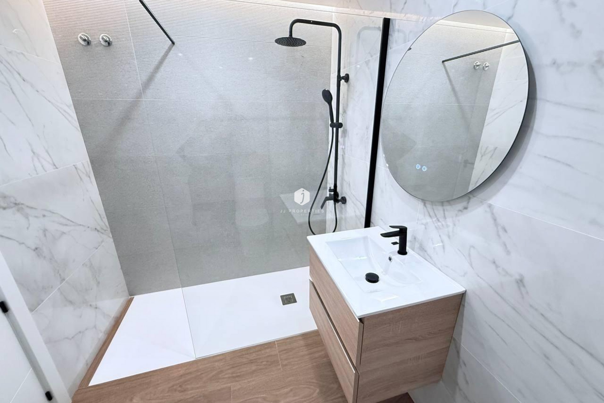 D'occasion - Chalet -
Torrevieja - aguas nuevas