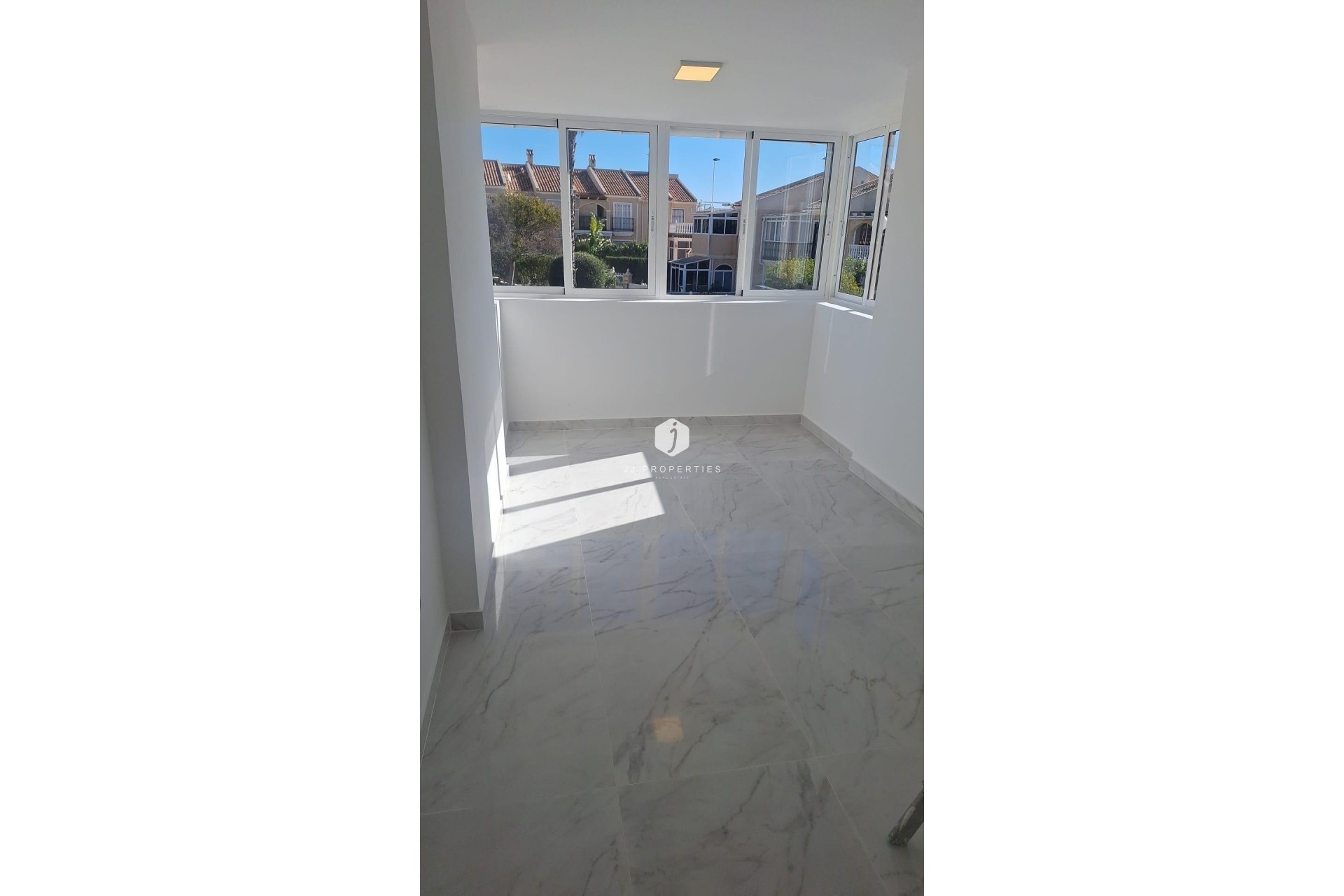 D'occasion - Chalet -
Torrevieja - aguas nuevas