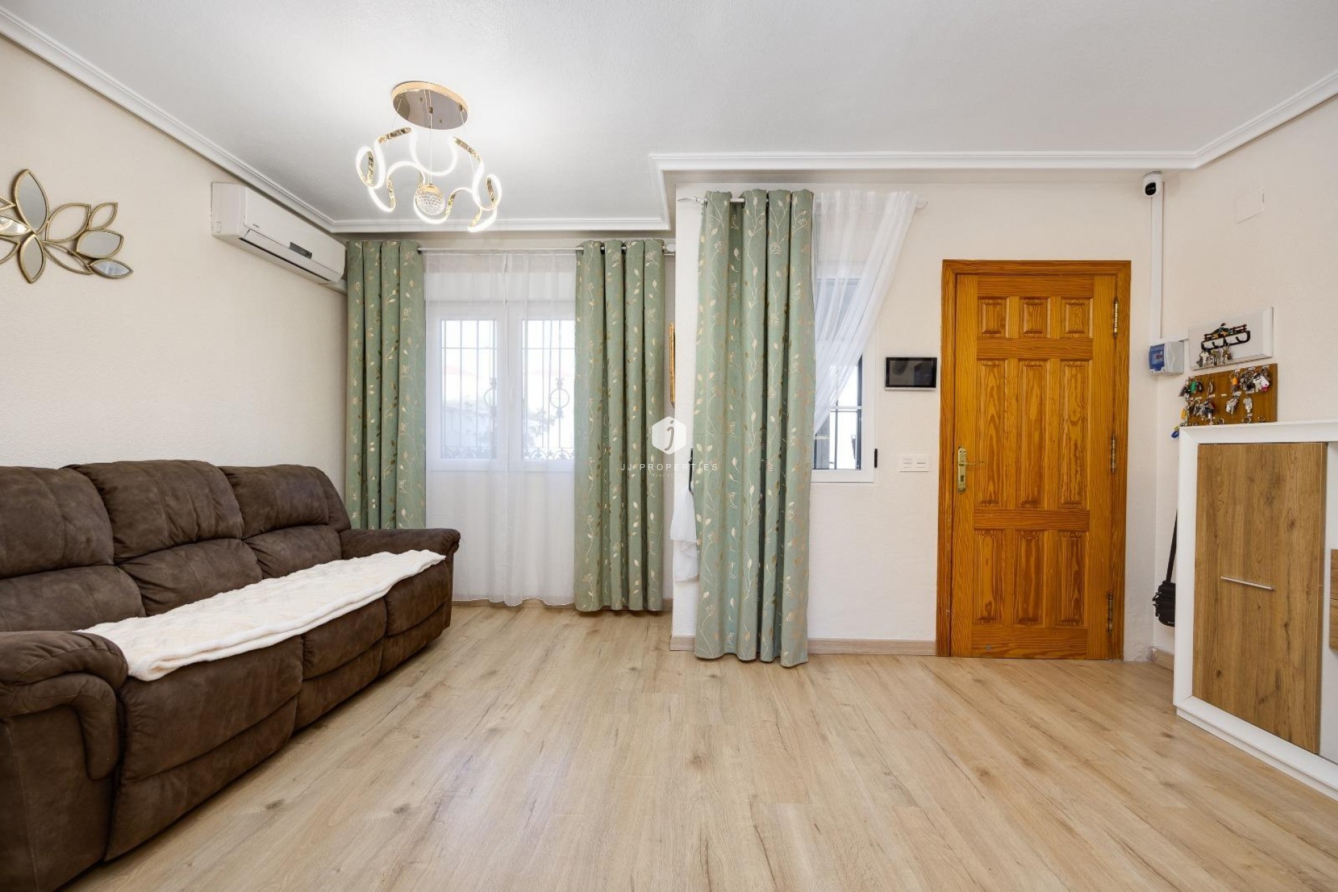 D'occasion - Chalet -
Torrevieja - aguas nuevas