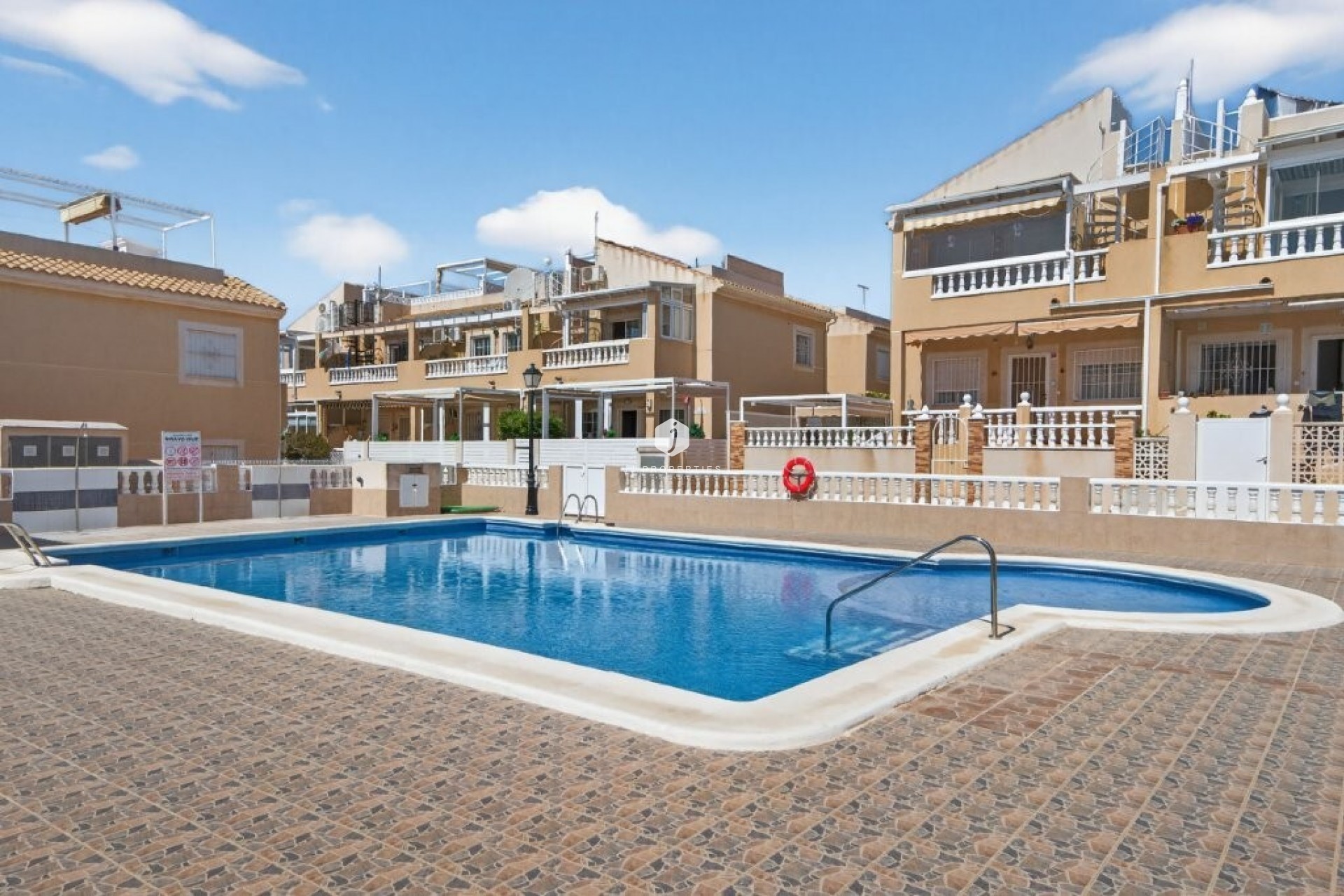 D'occasion - Chalet -
Torrevieja - aguas nuevas