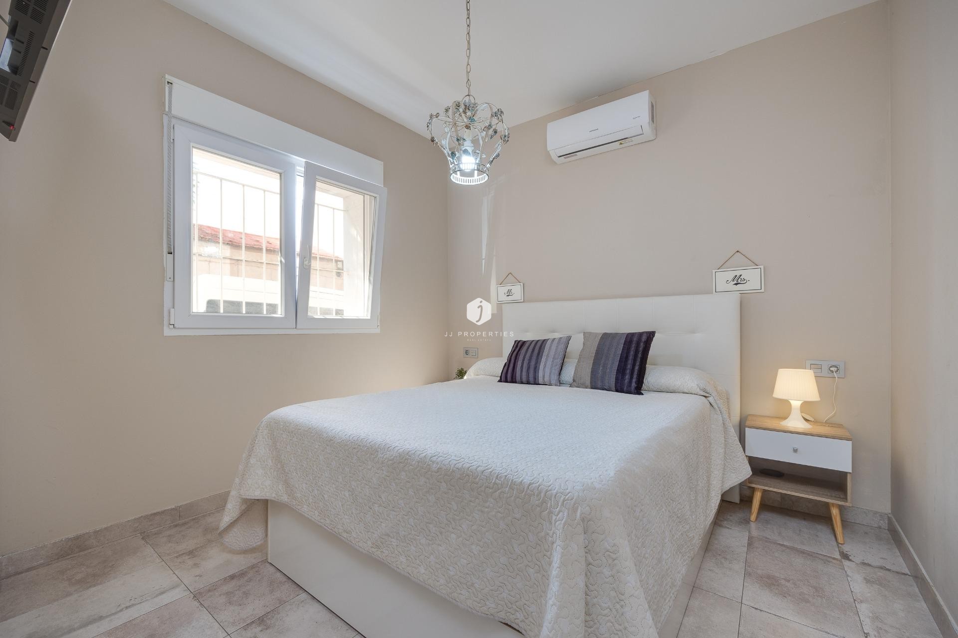 D'occasion - Chalet -
Torrevieja - Centro