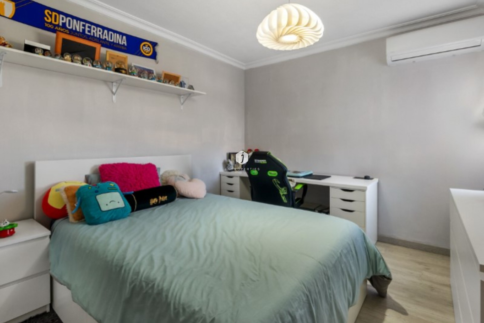 D'occasion - Chalet -
Torrevieja - Costa Blanca