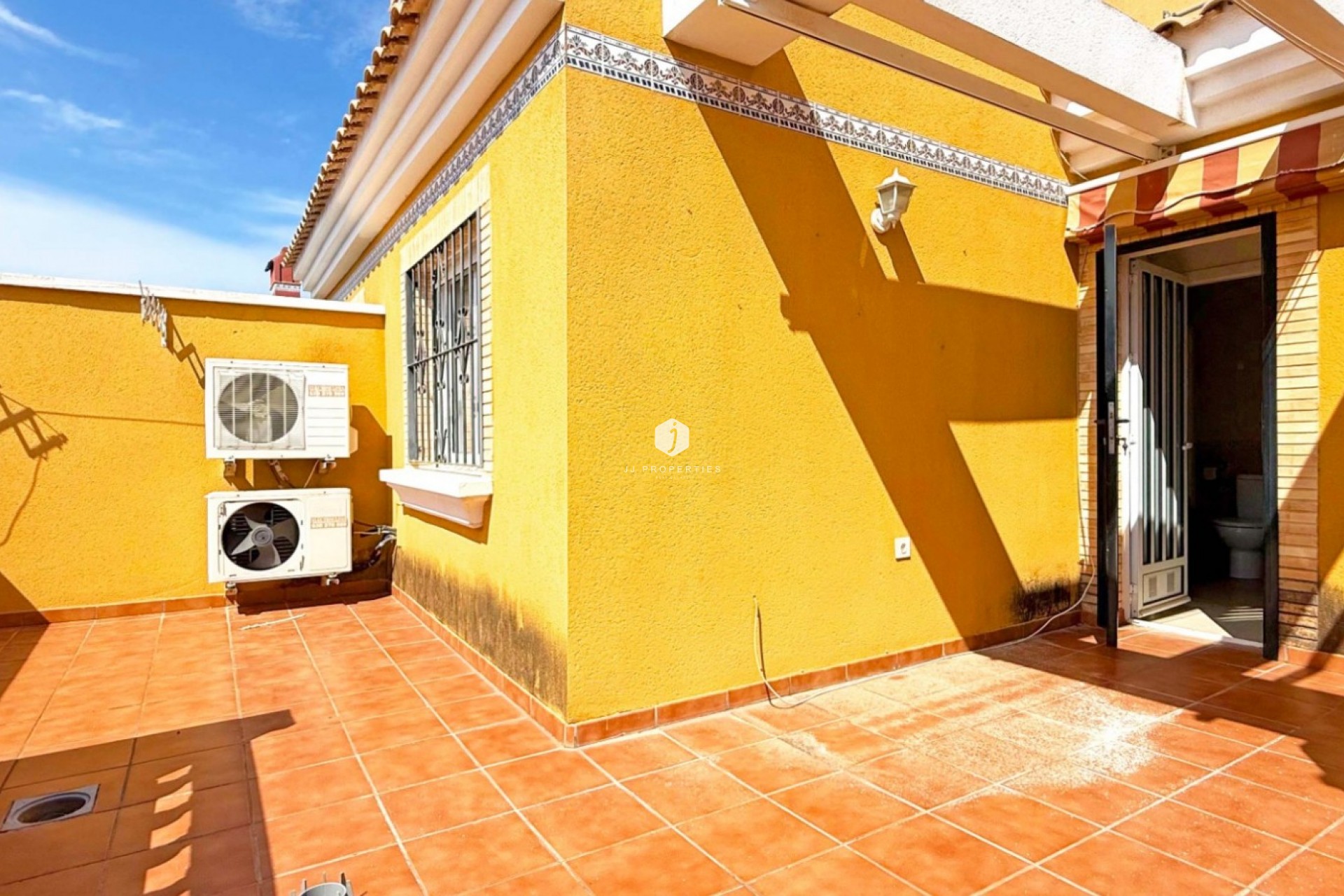 D'occasion - Chalet -
Torrevieja - Costa Blanca