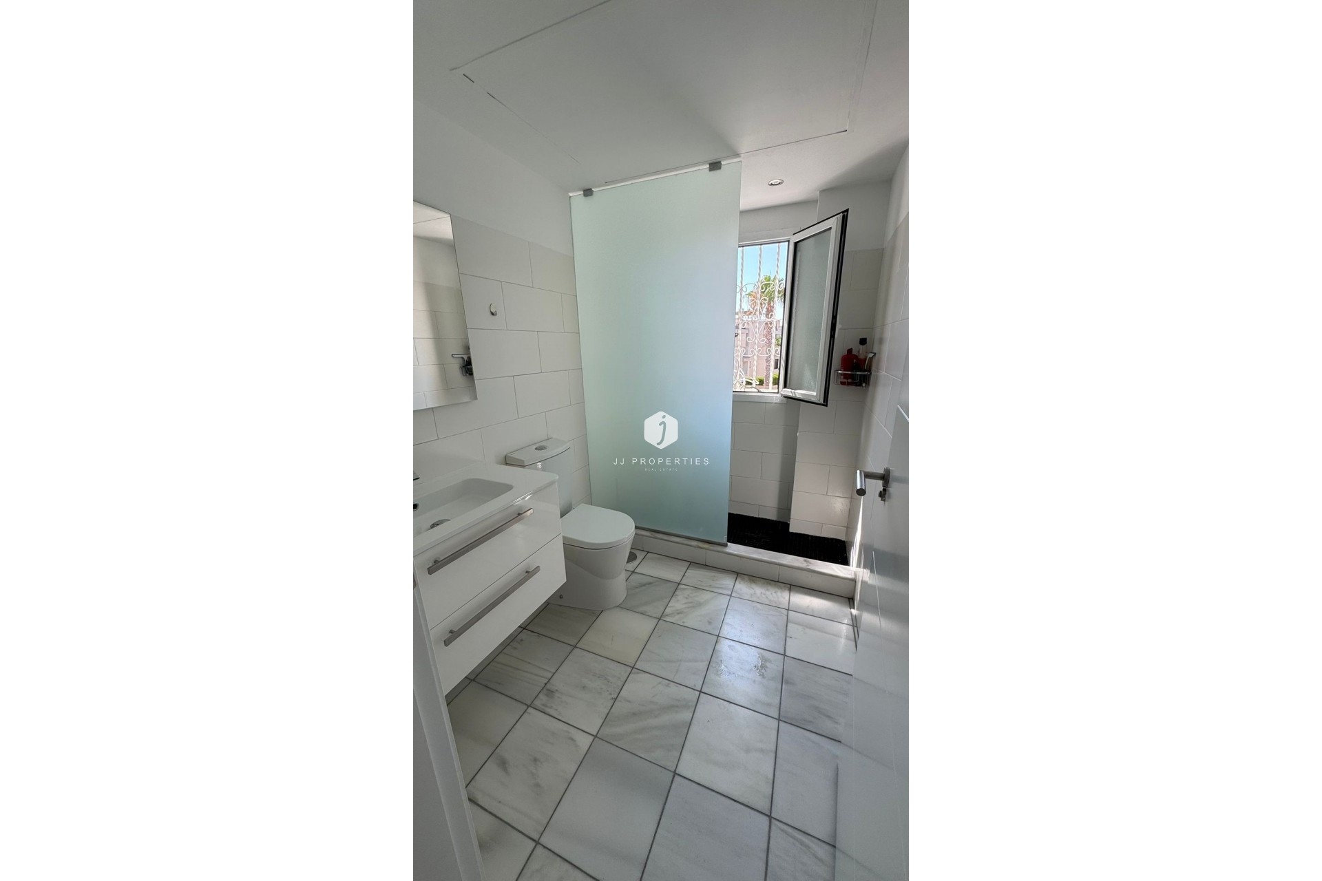 D'occasion - Chalet -
Torrevieja - Costa Blanca