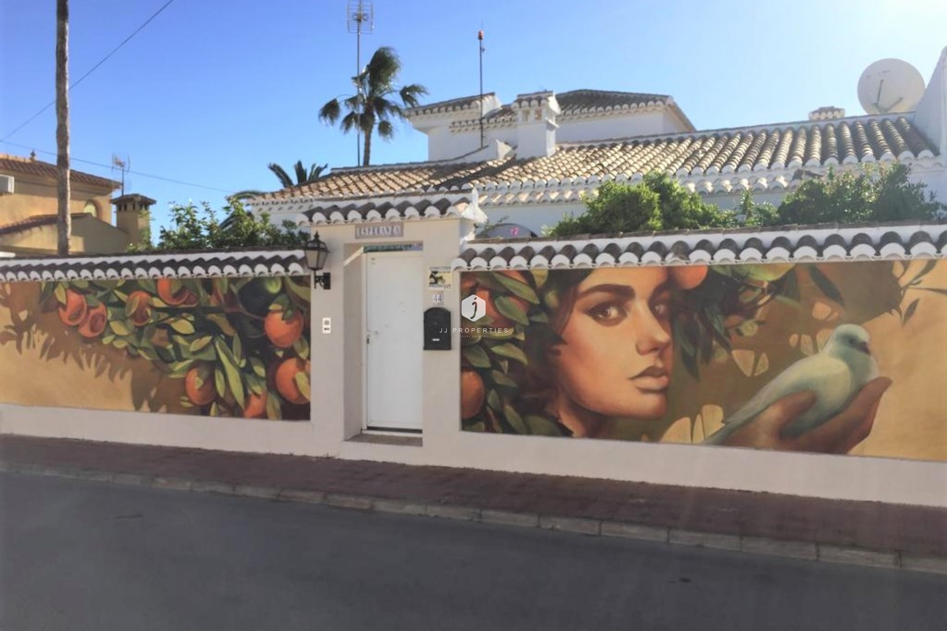 D'occasion - Chalet -
Torrevieja - Costa Blanca