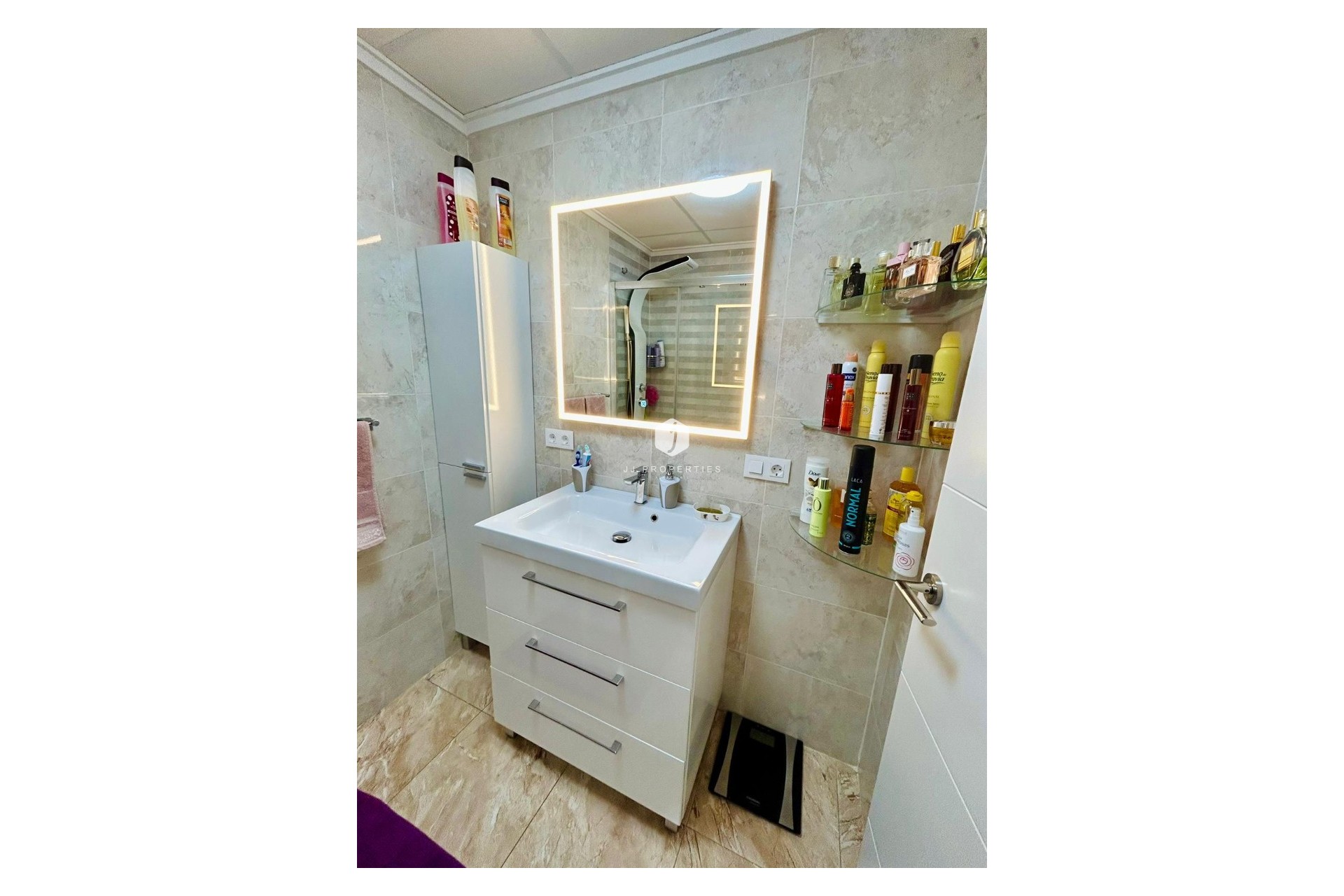 D'occasion - Chalet -
Torrevieja - Costa Blanca