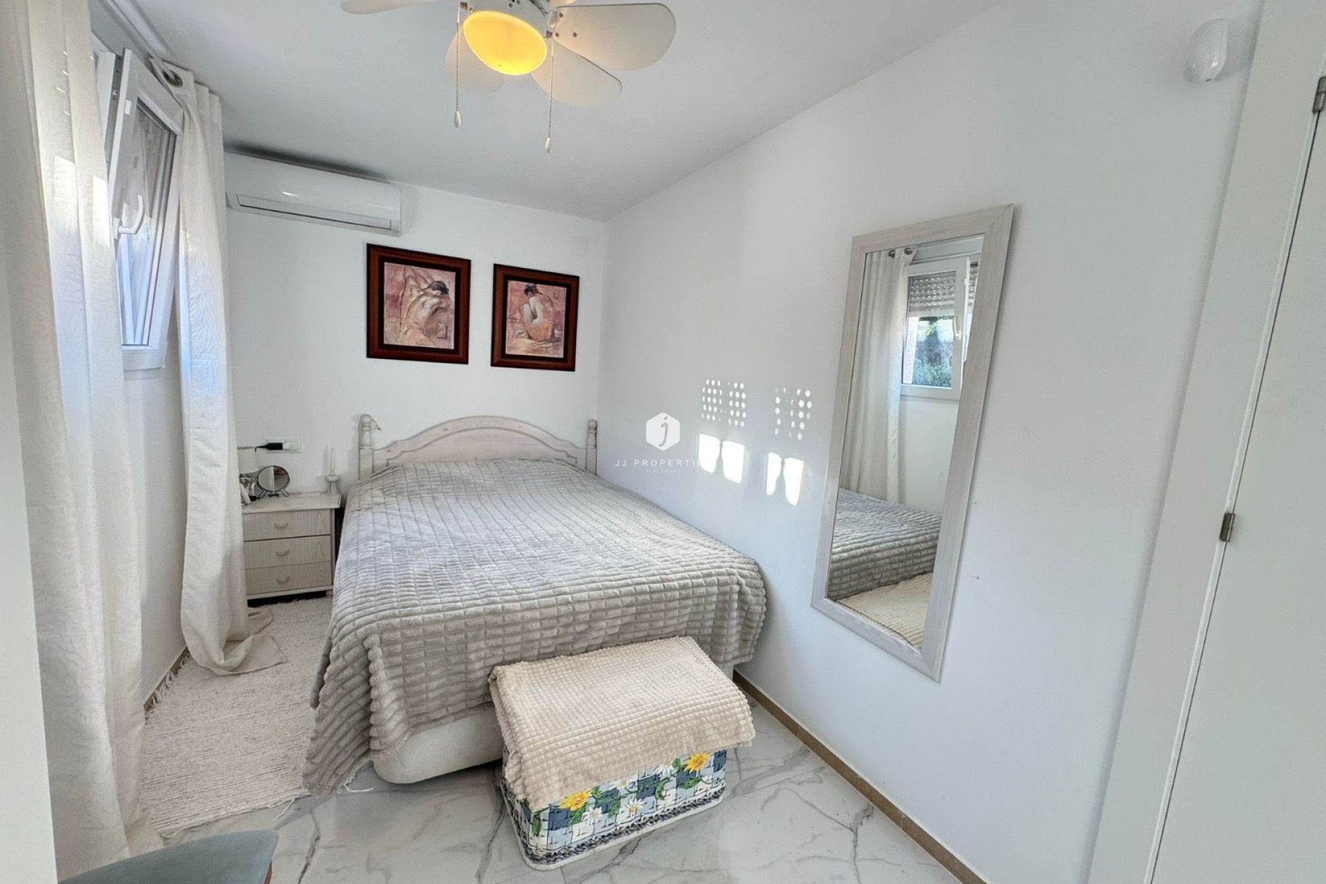 D'occasion - Chalet -
Torrevieja - Costa Blanca