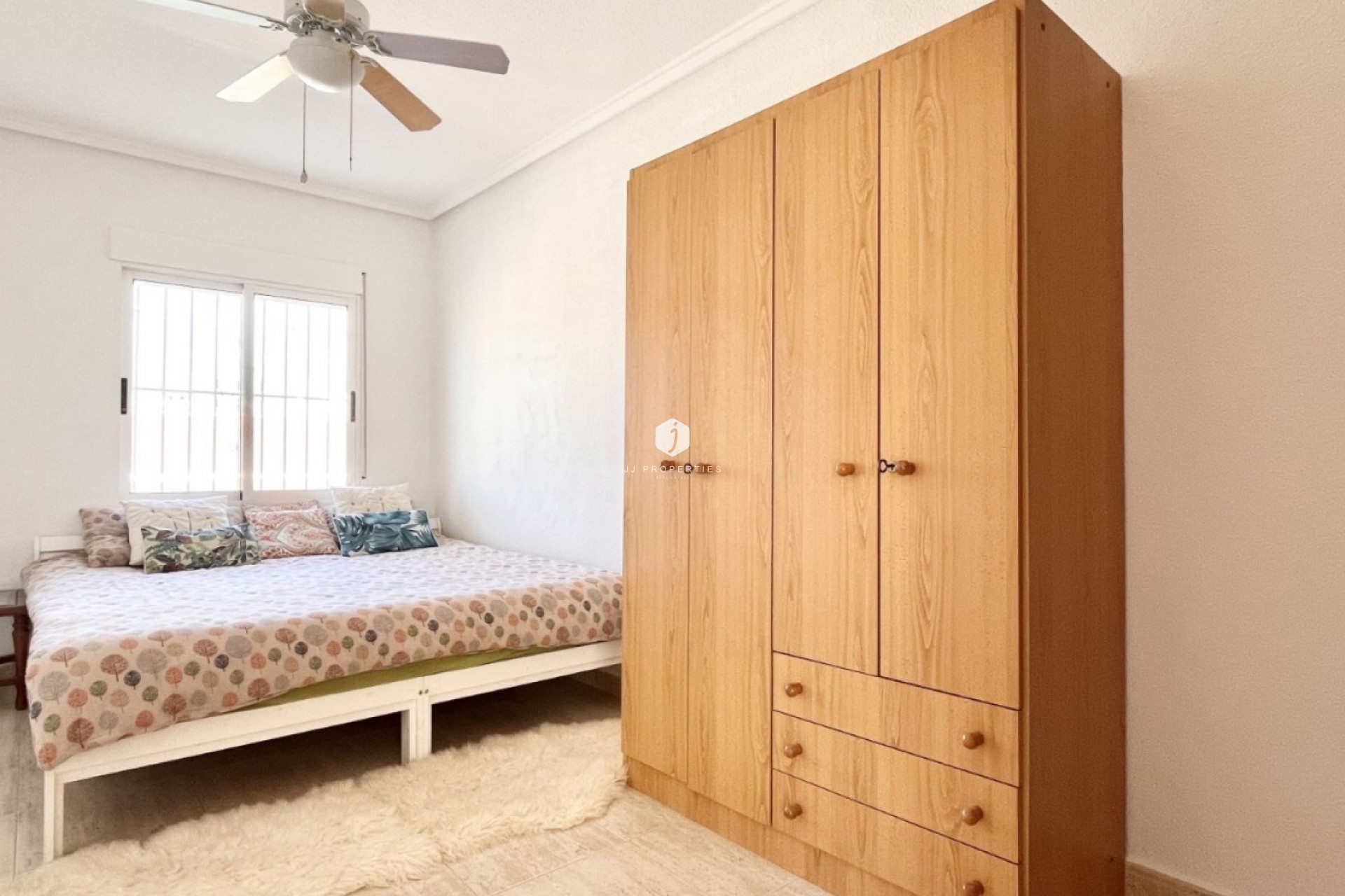 D'occasion - Chalet -
Torrevieja - Costa Blanca