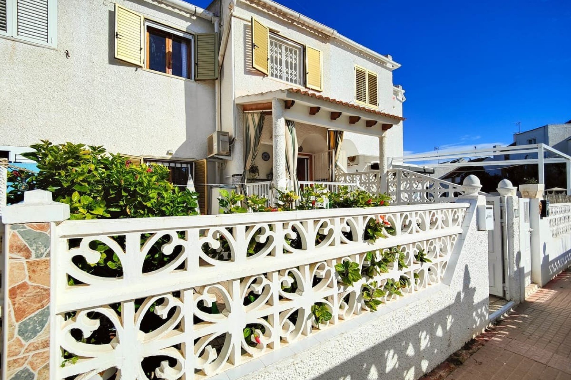 D'occasion - Chalet -
Torrevieja - Costa Blanca