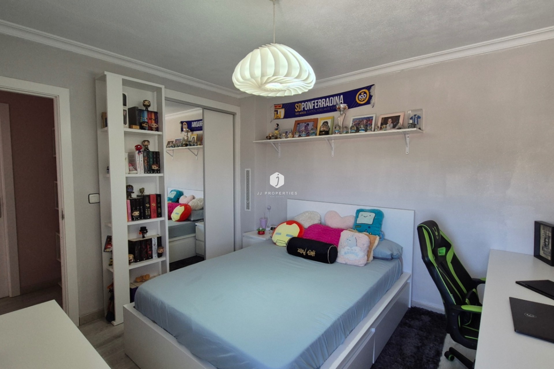 D'occasion - Chalet -
Torrevieja - Costa Blanca