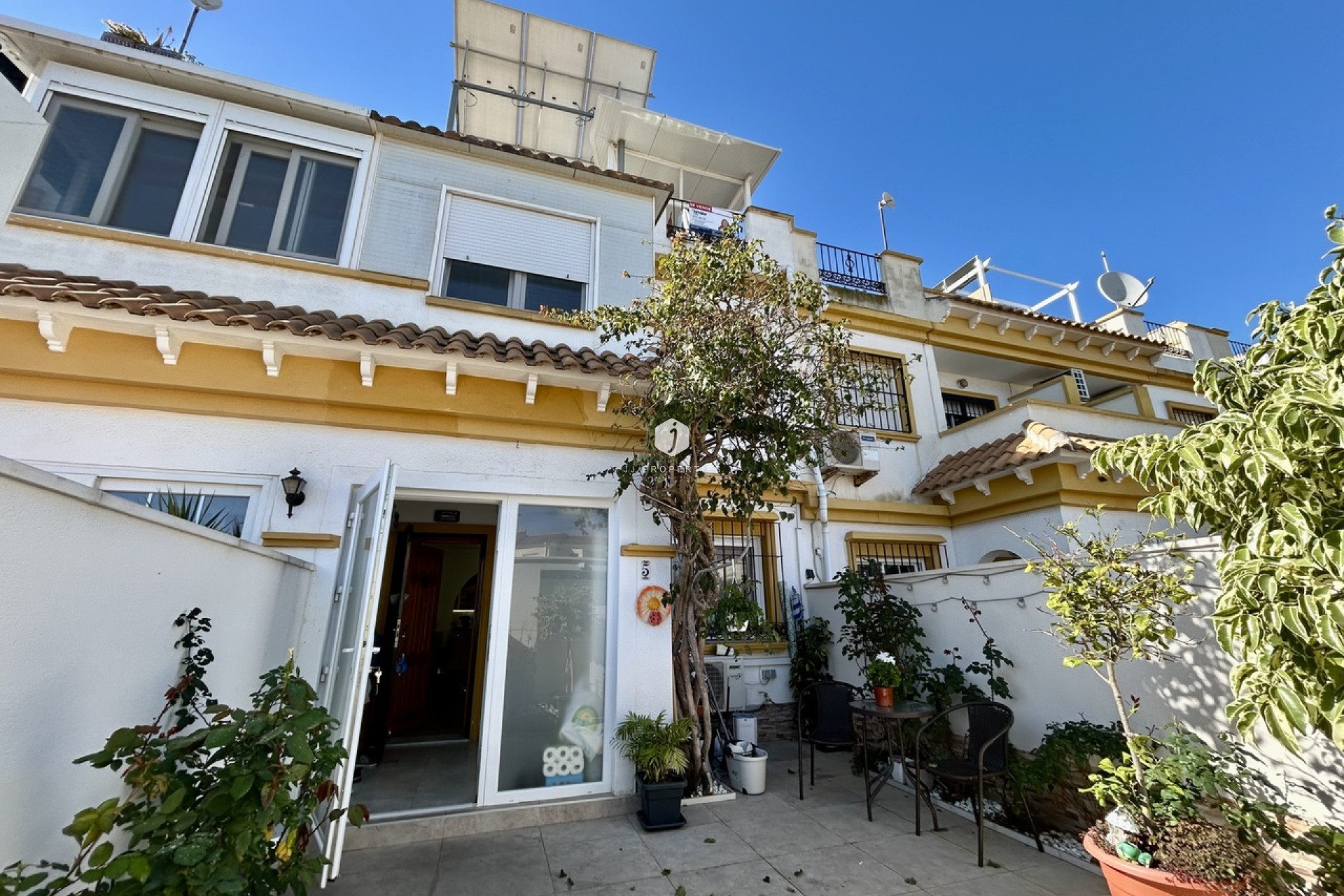 D'occasion - Chalet -
Torrevieja - Costa Blanca