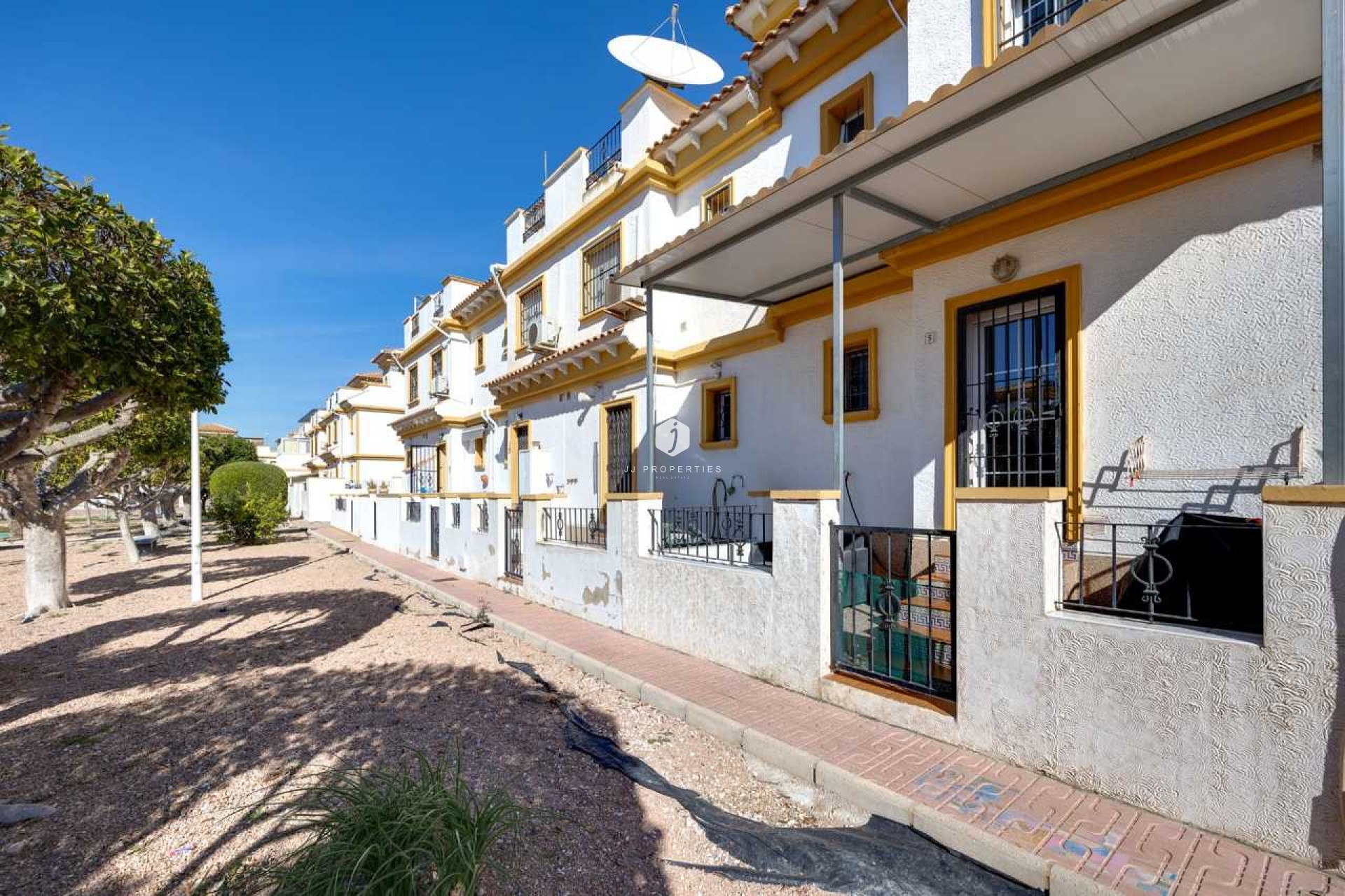 D'occasion - Chalet -
Torrevieja - Costa Blanca