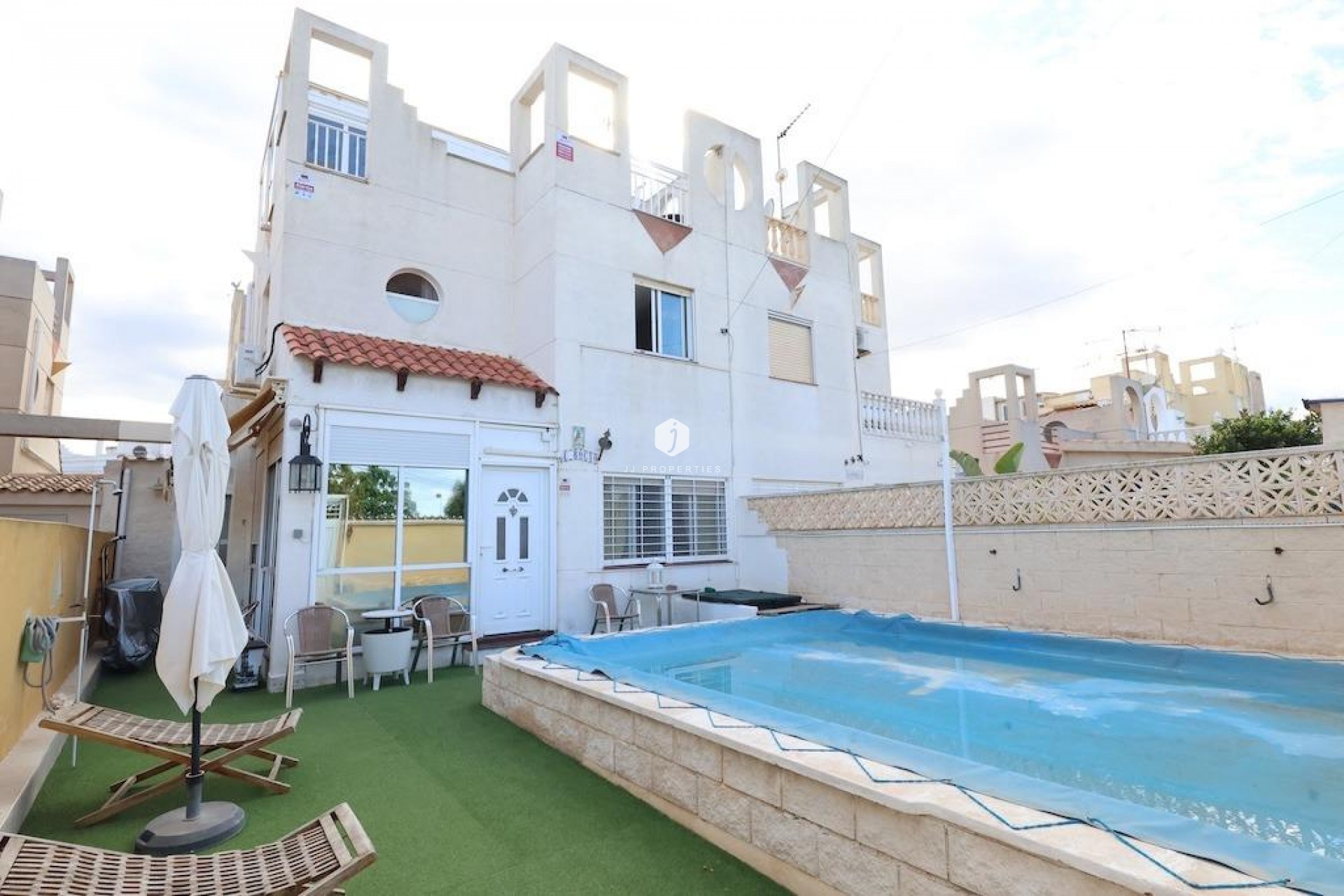 D'occasion - Chalet -
Torrevieja - Costa Blanca