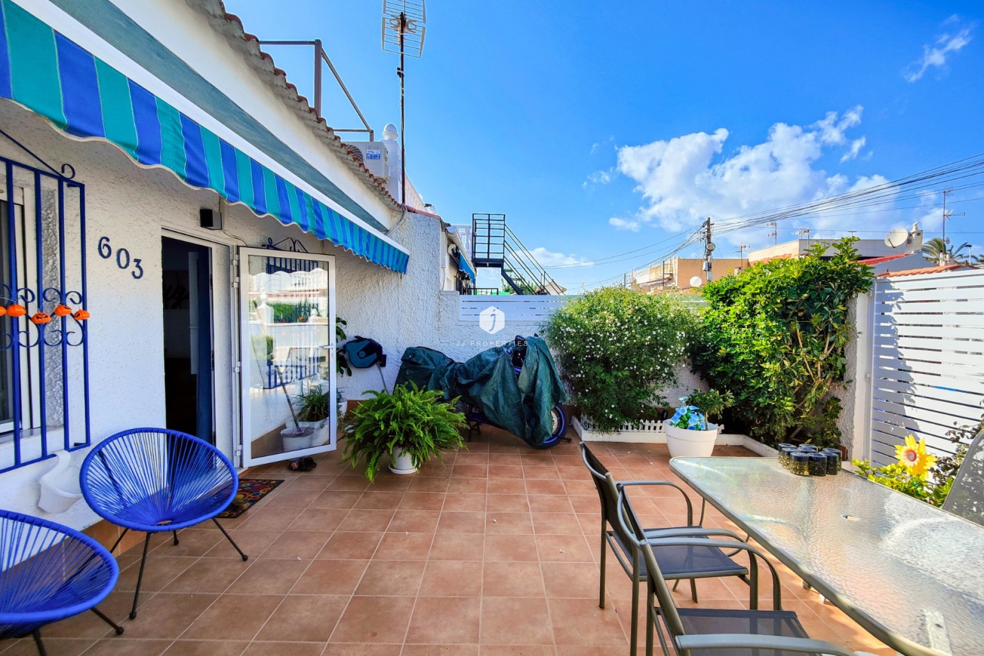 D'occasion - Chalet -
Torrevieja - Costa Blanca