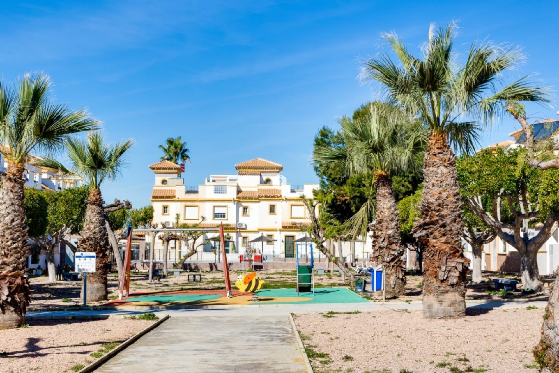 D'occasion - Chalet -
Torrevieja - Costa Blanca