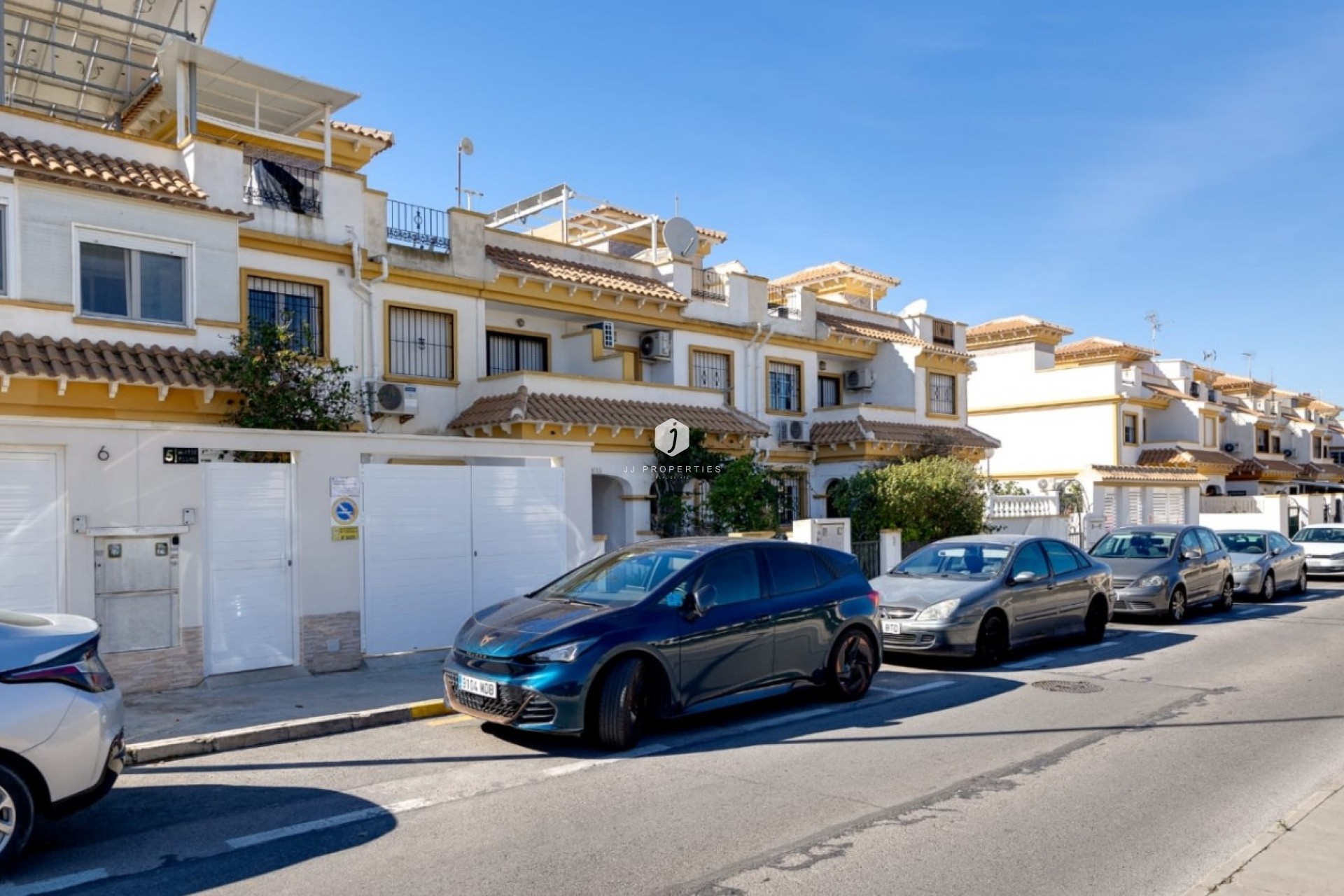 D'occasion - Chalet -
Torrevieja - Costa Blanca