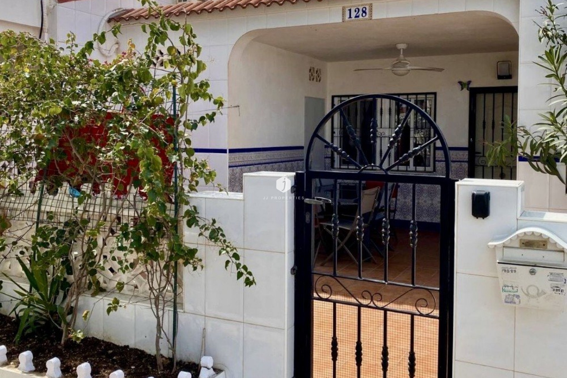 D'occasion - Chalet -
Torrevieja - Costa Blanca