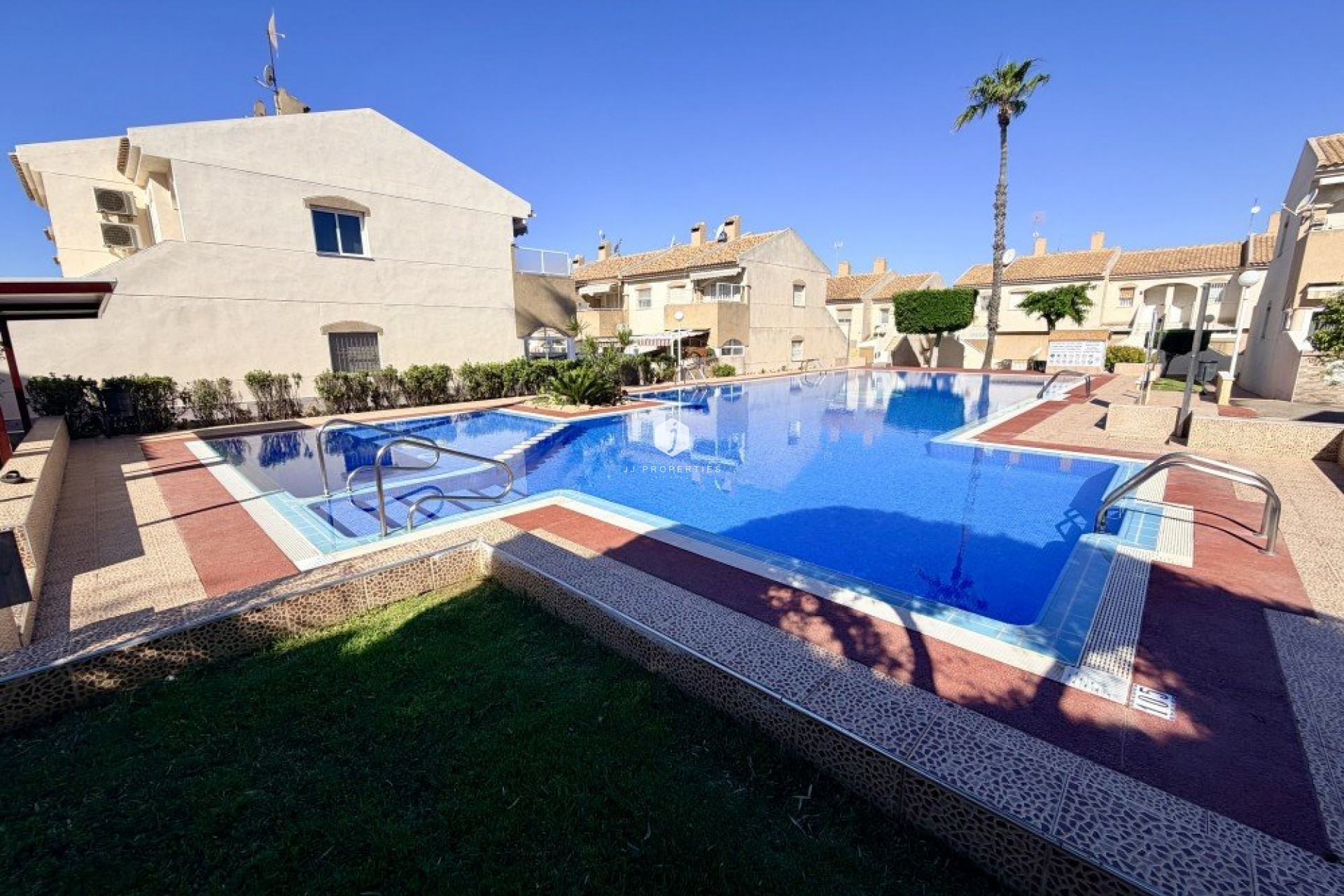 D'occasion - Chalet -
Torrevieja - Costa Blanca