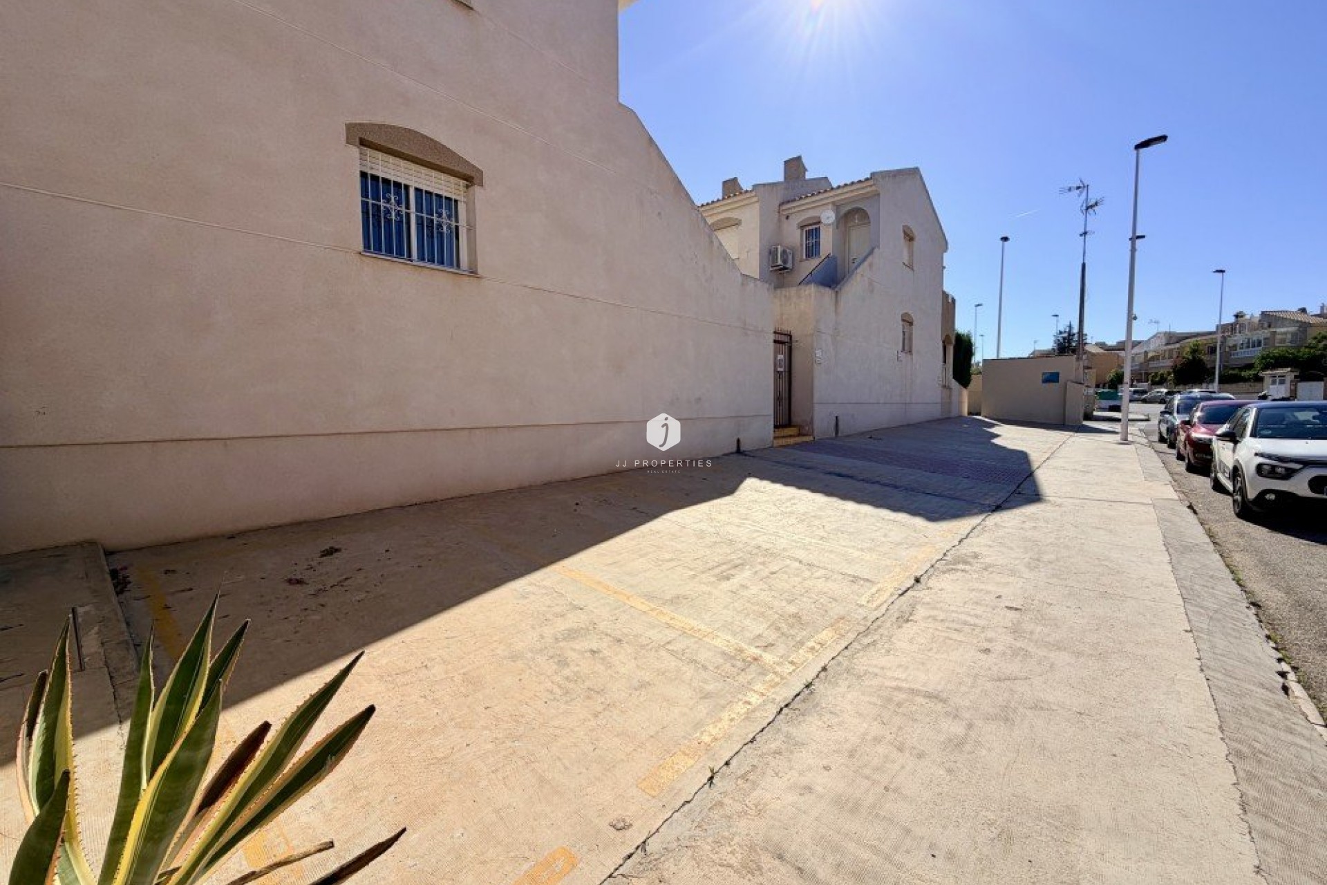 D'occasion - Chalet -
Torrevieja - Costa Blanca