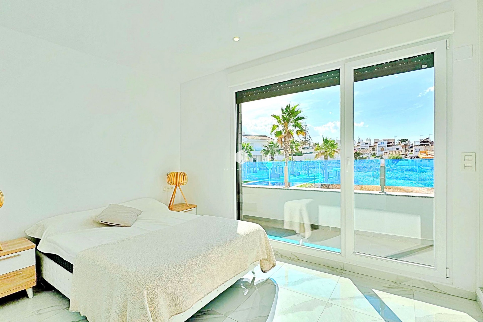 D'occasion - Chalet -
Torrevieja - Costa Blanca