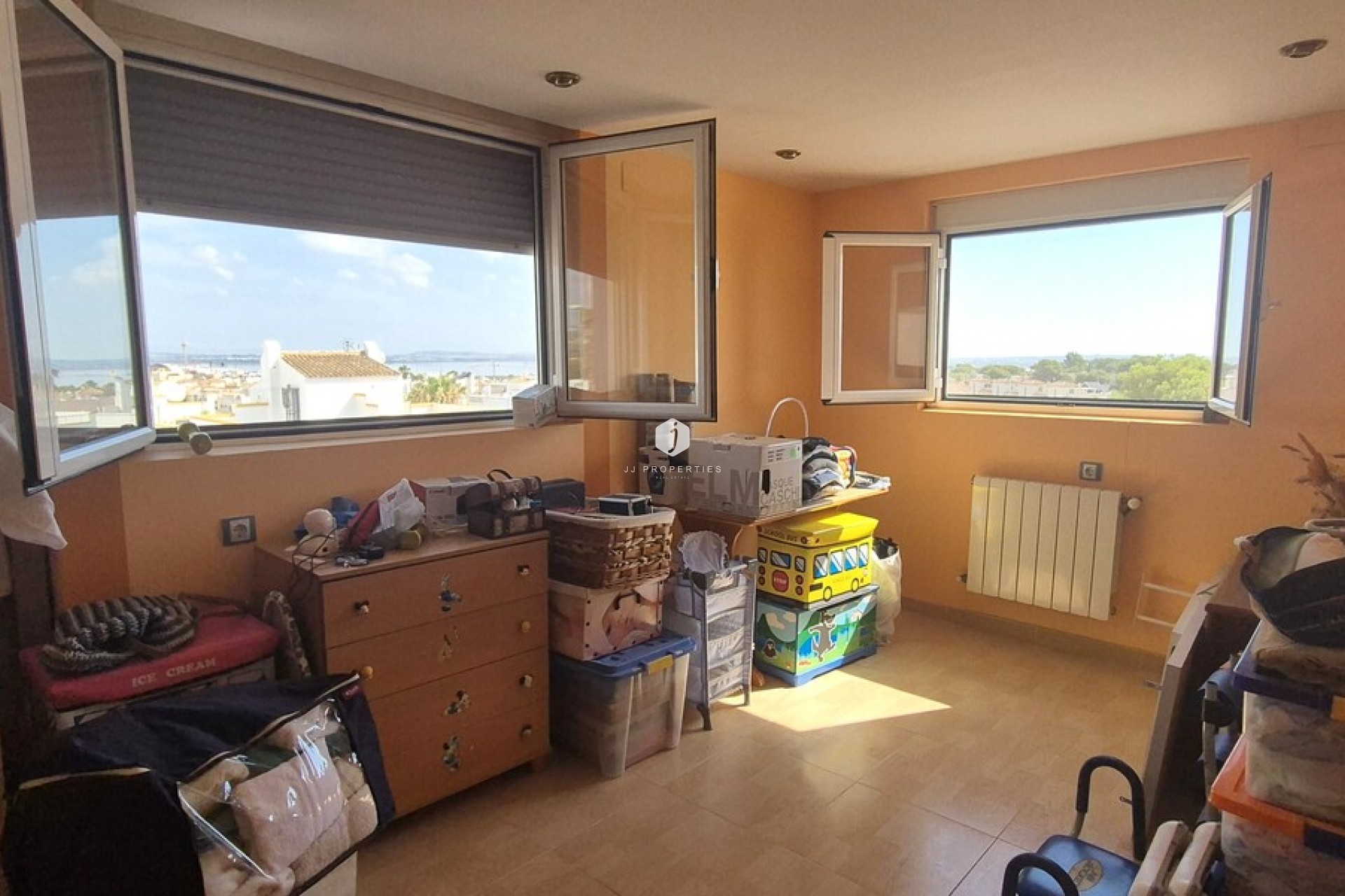 D'occasion - Chalet -
Torrevieja - Costa Blanca