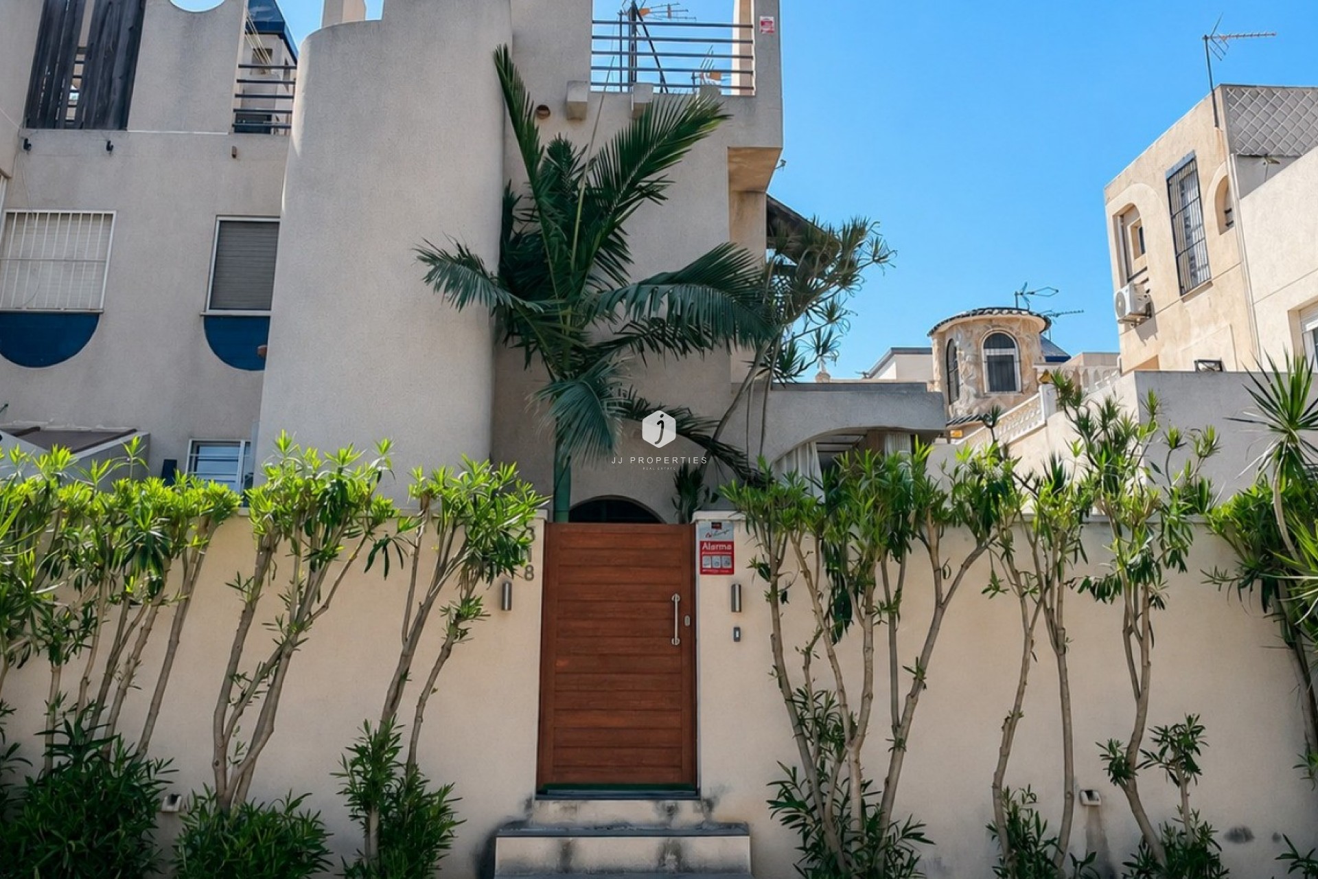 D'occasion - Chalet -
Torrevieja - Costa Blanca