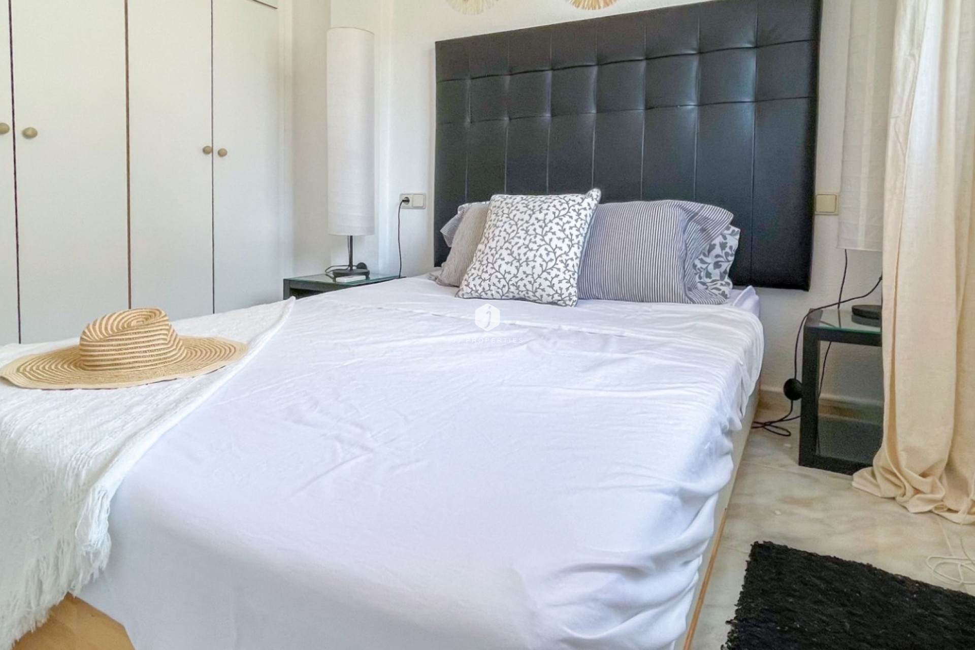 D'occasion - Chalet -
Torrevieja - Costa Blanca