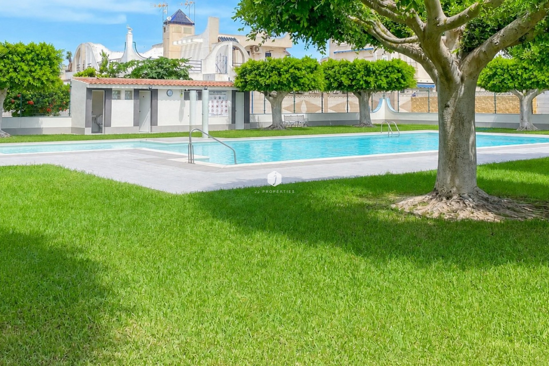 D'occasion - Chalet -
Torrevieja - Costa Blanca