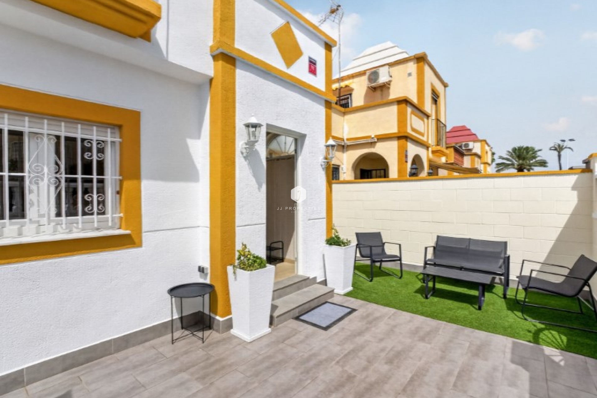 D'occasion - Chalet -
Torrevieja - Costa Blanca