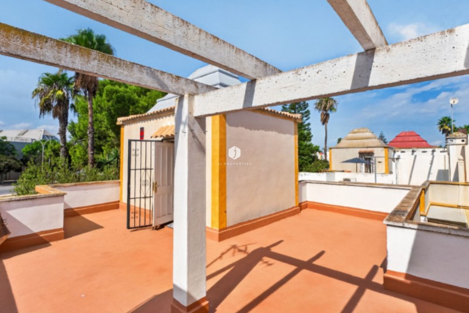D'occasion - Chalet -
Torrevieja - Costa Blanca