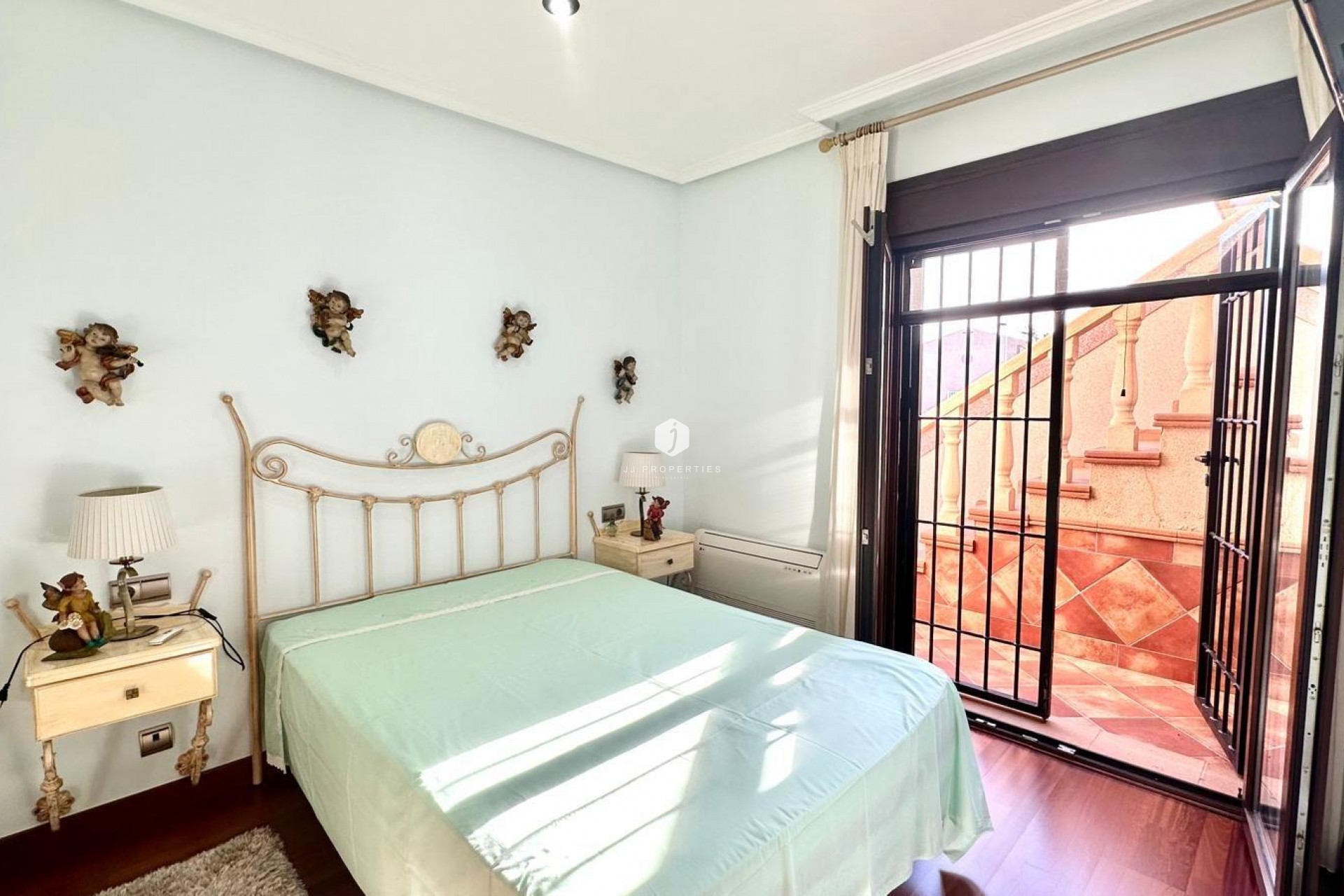 D'occasion - Chalet -
Torrevieja - La siesta