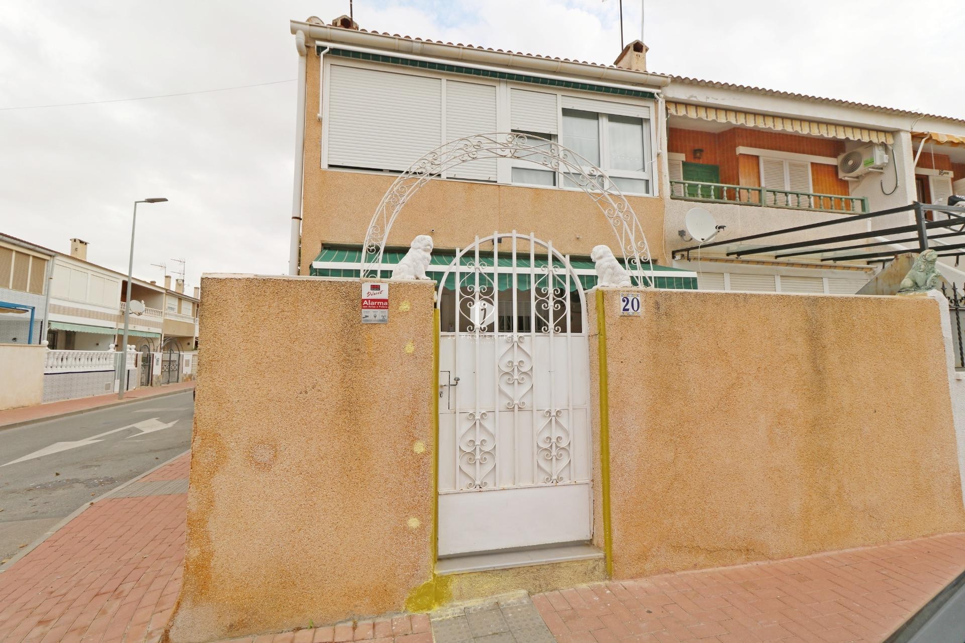 D'occasion - Chalet -
Torrevieja - Playa de los Naufragos