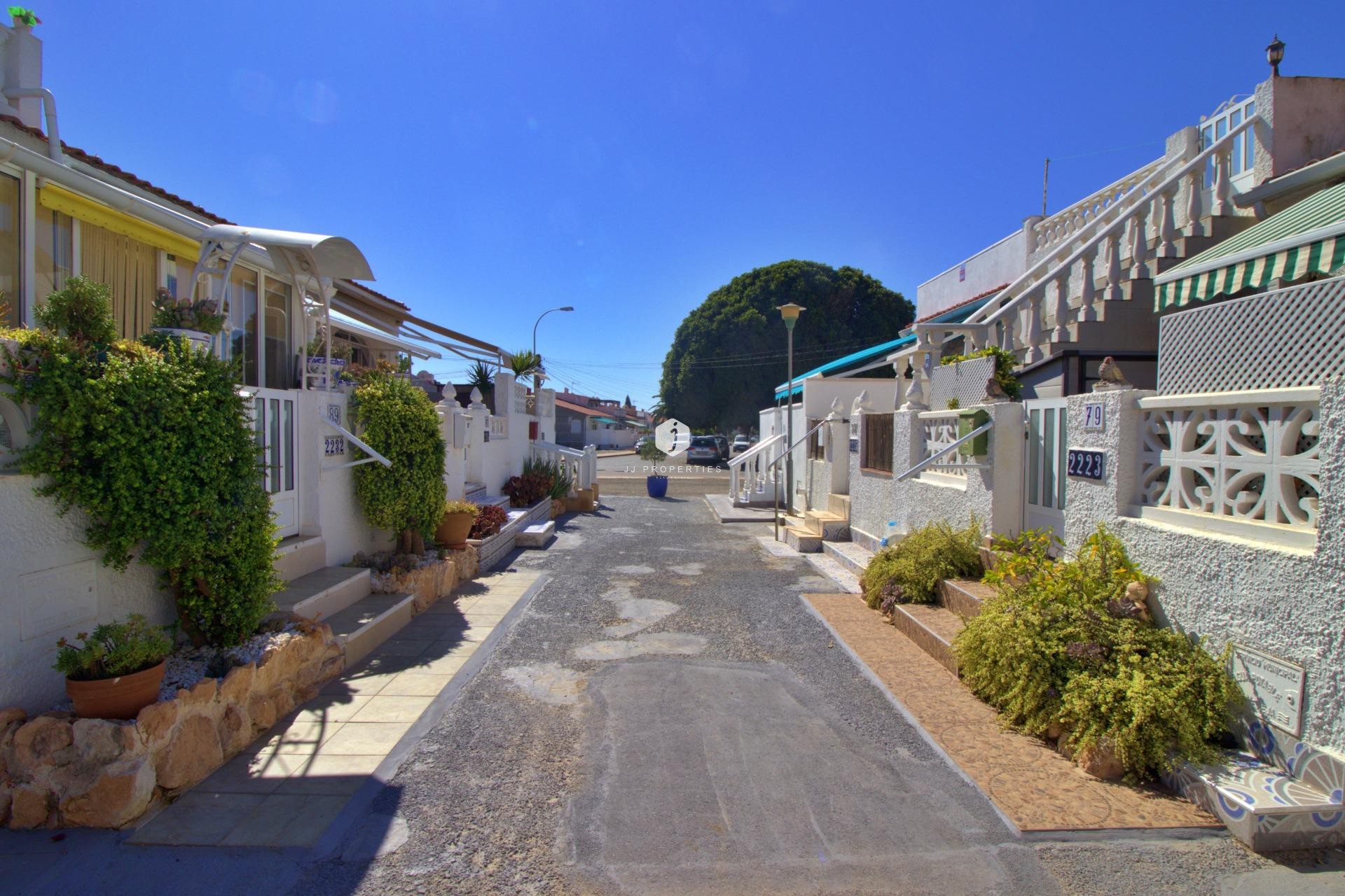D'occasion - Chalet -
Torrevieja - San luis