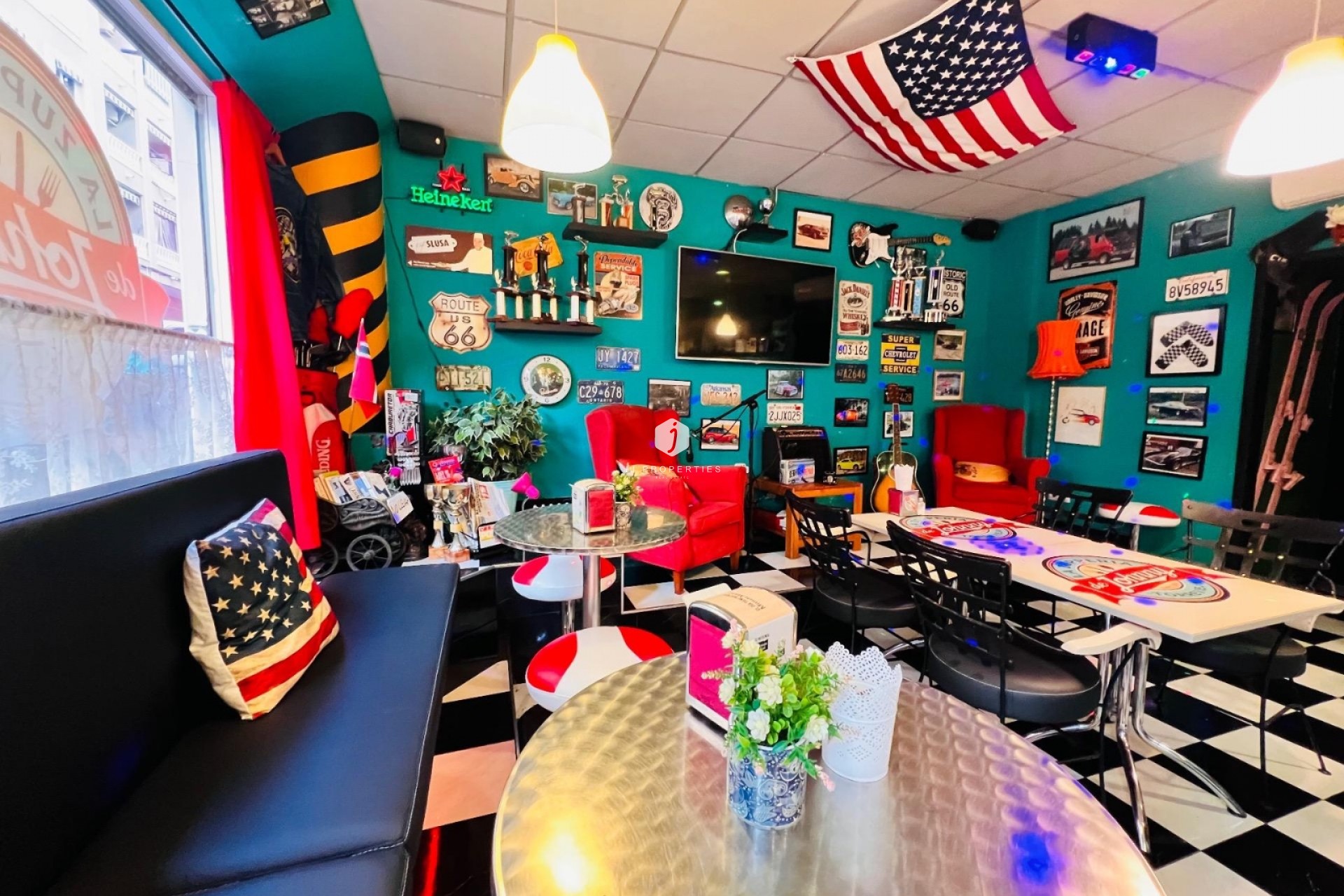 D'occasion - Commercial -
Torrevieja - Playa del cura