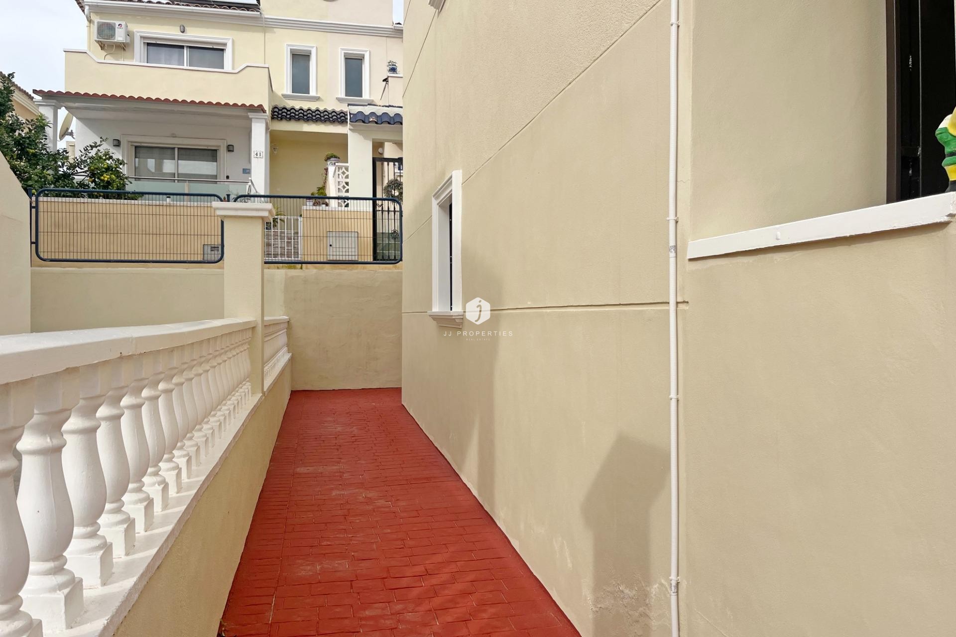 D'occasion - Duplex -
San Miguel de Salinas - Las Filipinas