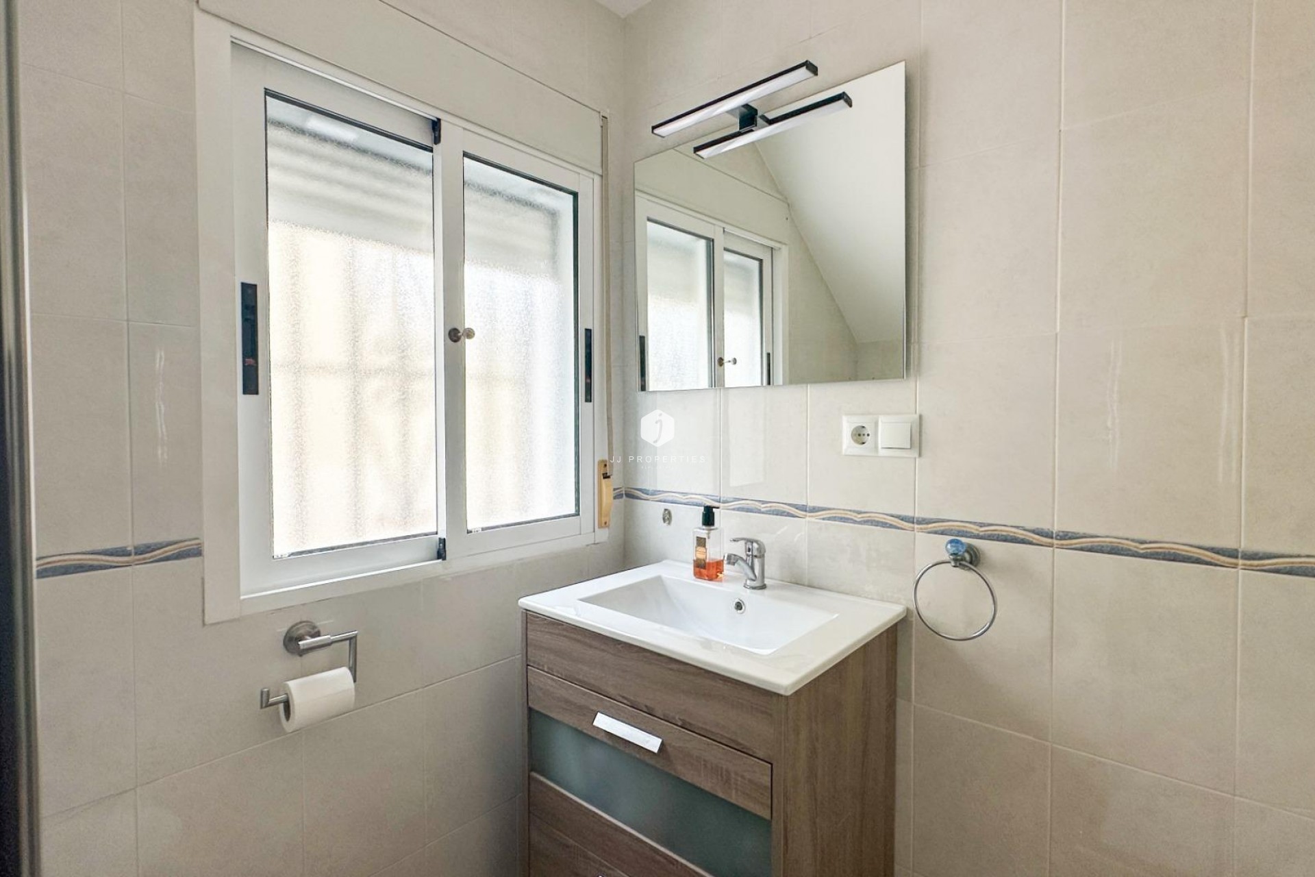 D'occasion - Duplex -
San Miguel de Salinas - Las Filipinas