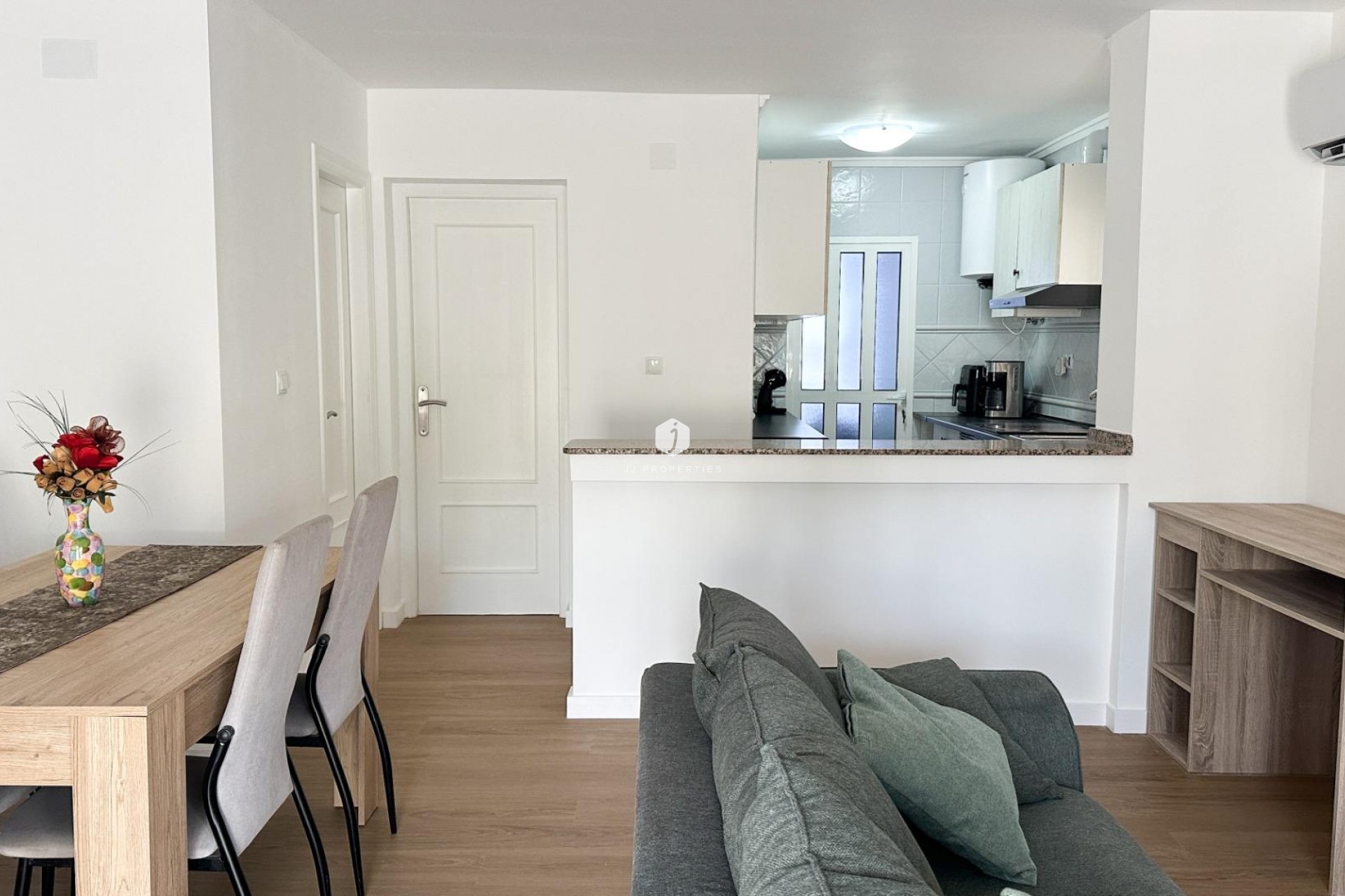 D'occasion - Duplex -
San Miguel de Salinas - Las Filipinas