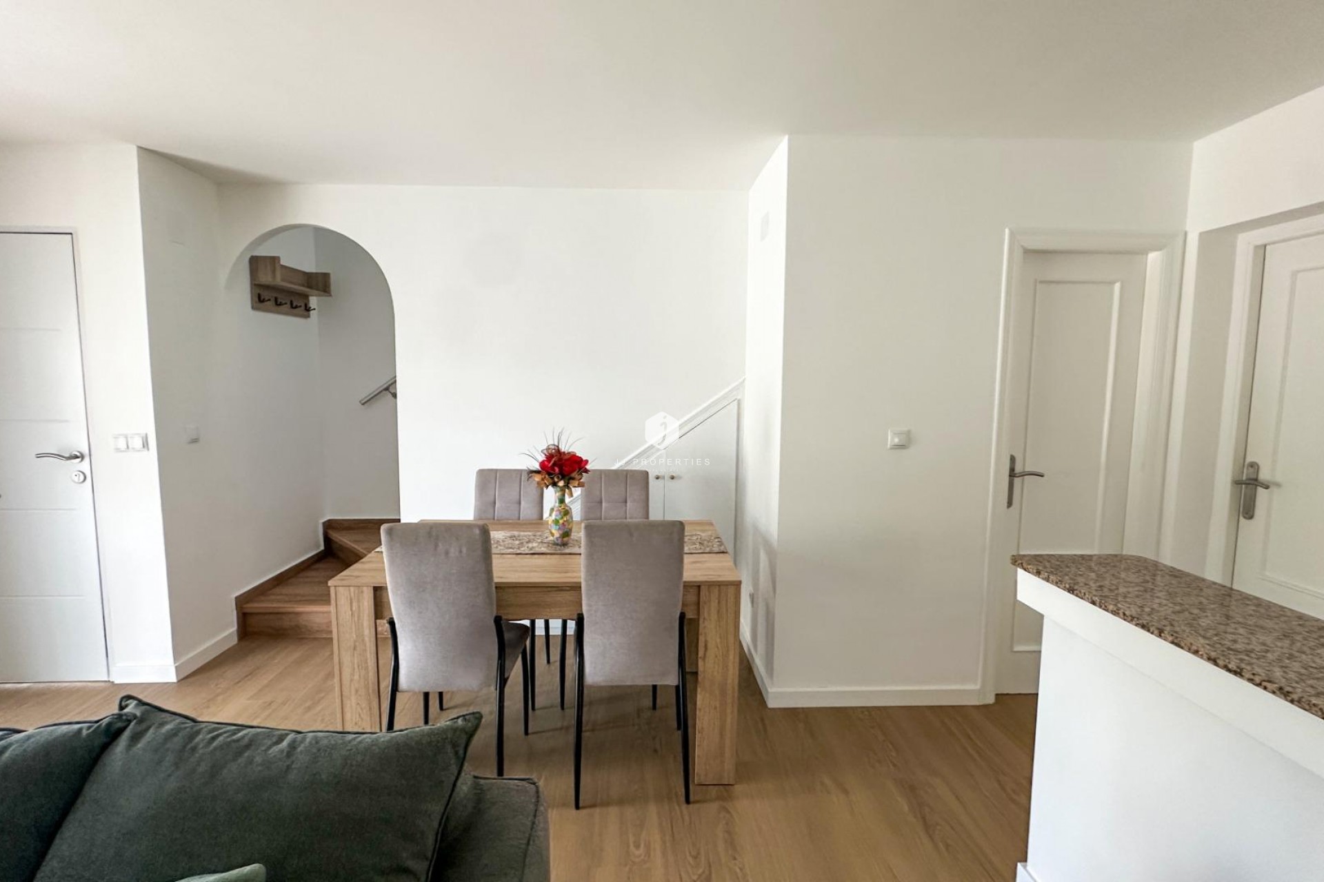 D'occasion - Duplex -
San Miguel de Salinas - Las Filipinas