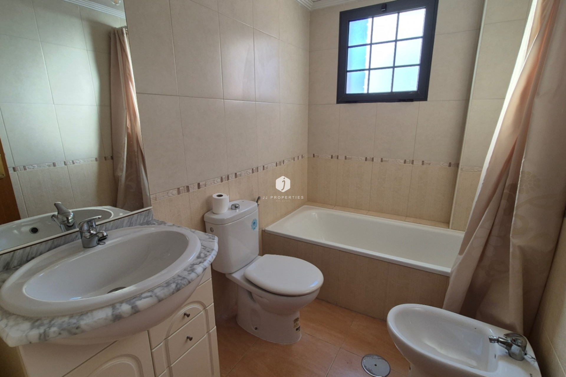 D'occasion - Duplex -
Torrevieja - Costa Blanca