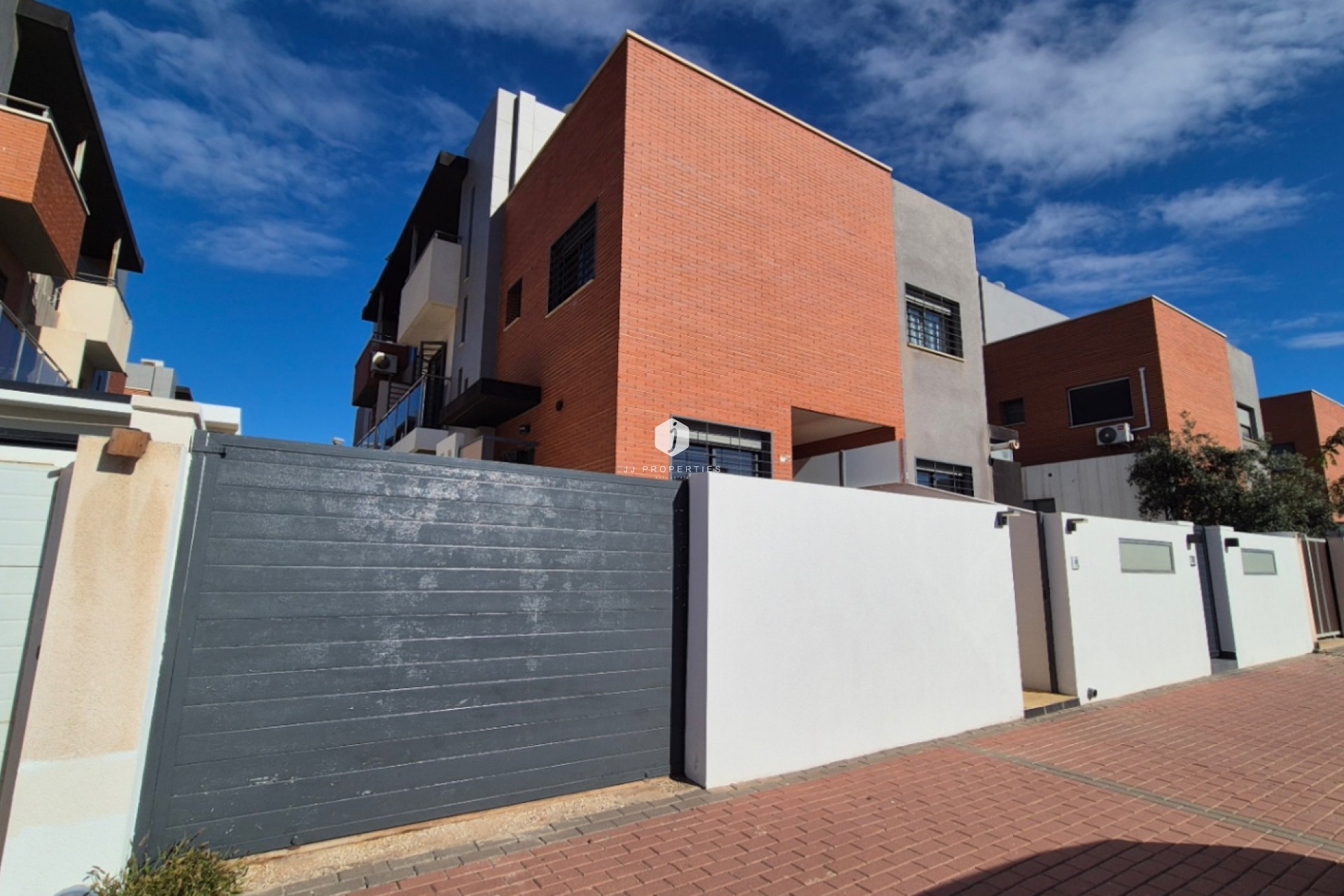 D'occasion - Duplex -
Torrevieja - Costa Blanca