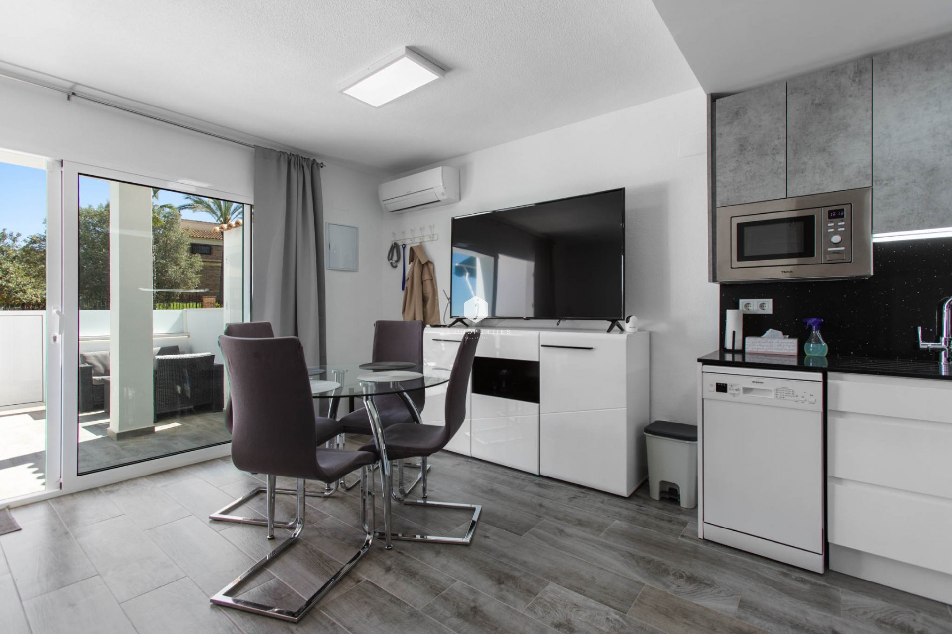 D'occasion - Duplex -
Torrevieja - Costa Blanca