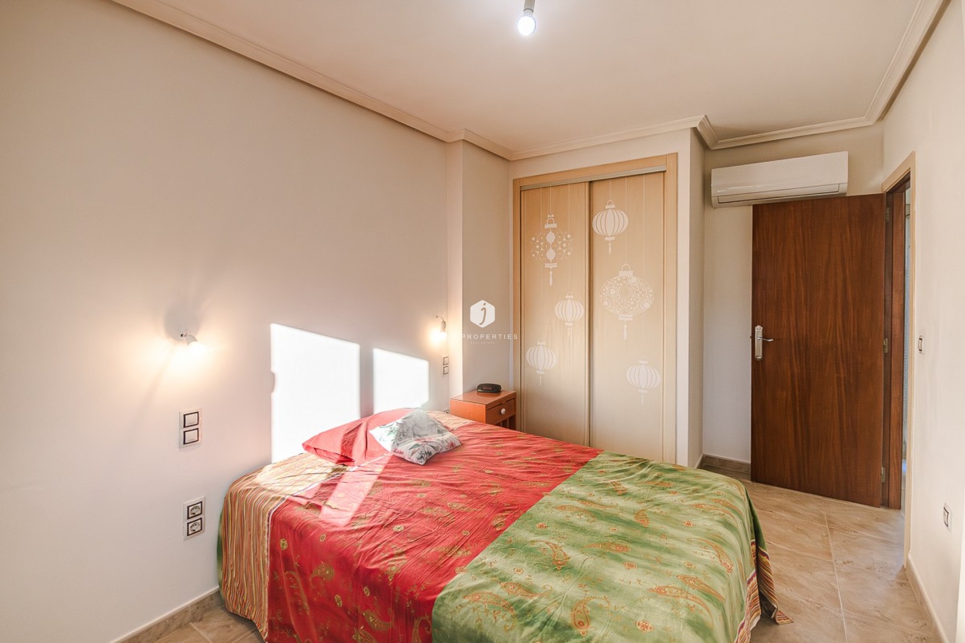 D'occasion - Villa -
Benferri - Inland