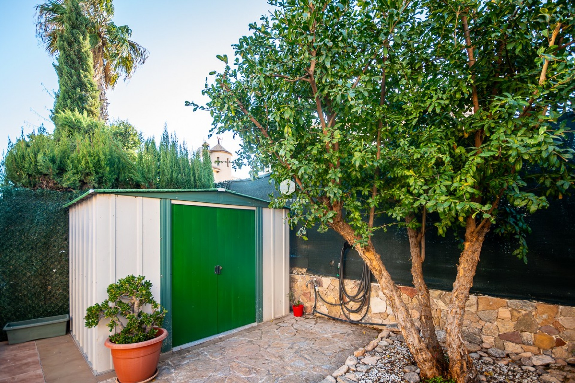 D'occasion - Villa -
Benferri - Inland