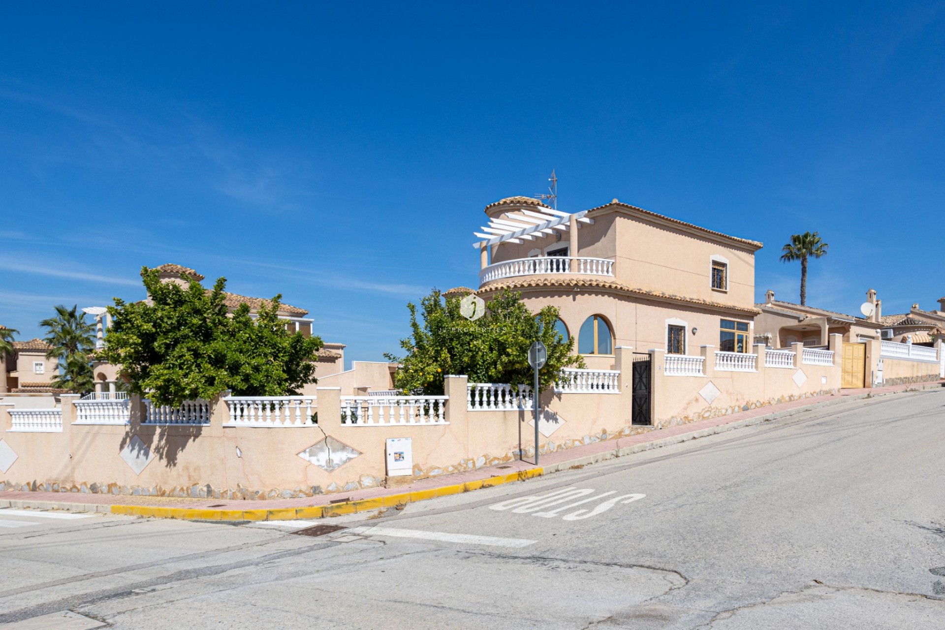 D'occasion - Villa -
Benijofar - Costa Blanca